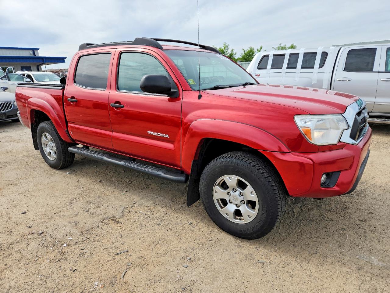 2013 Toyota Tacoma Double Cab Red vin: 3TMLU4ENXDM128102