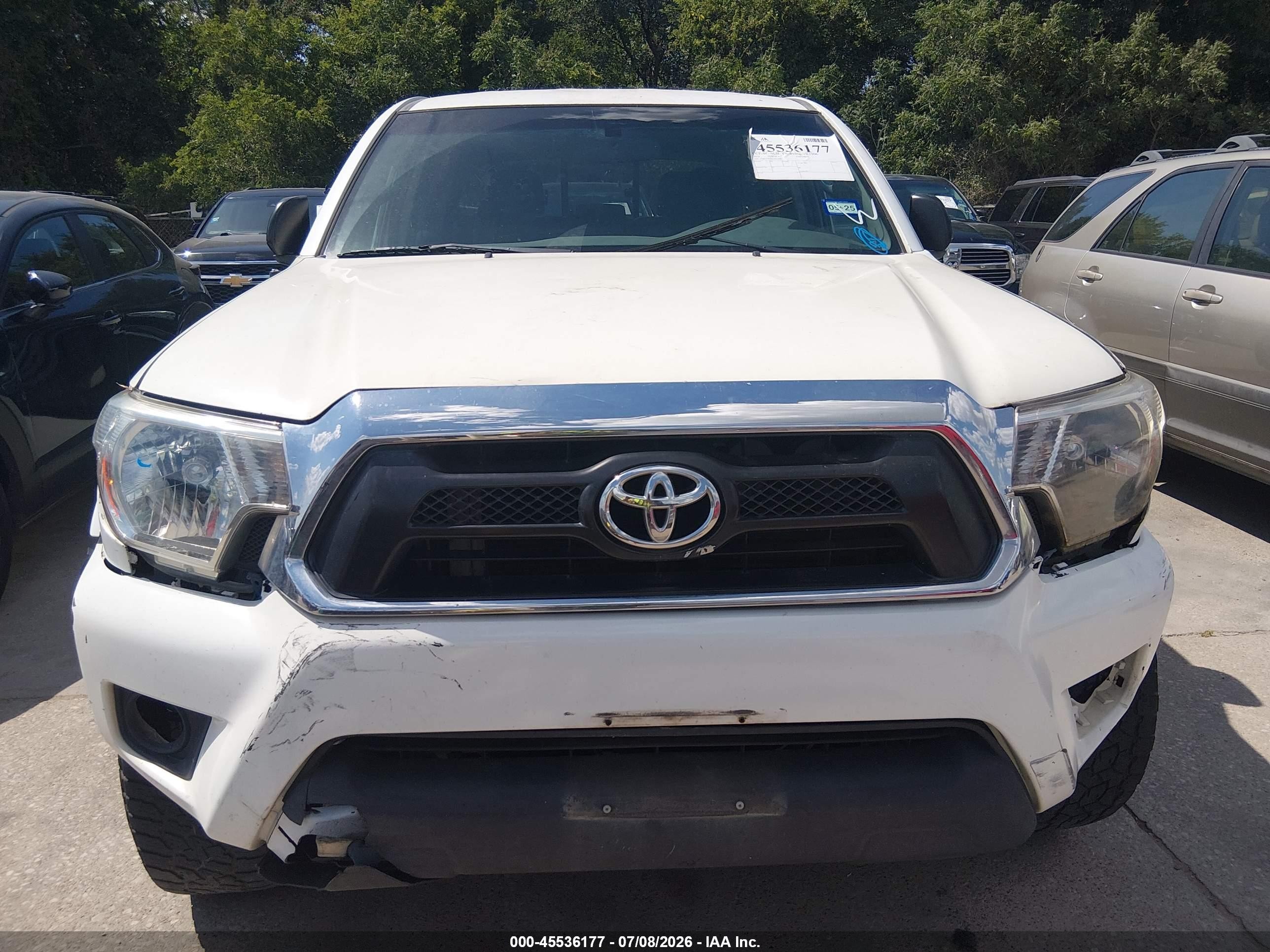 2014 Toyota Tacoma Base V6 White vin: 3TMLU4ENXEM139005