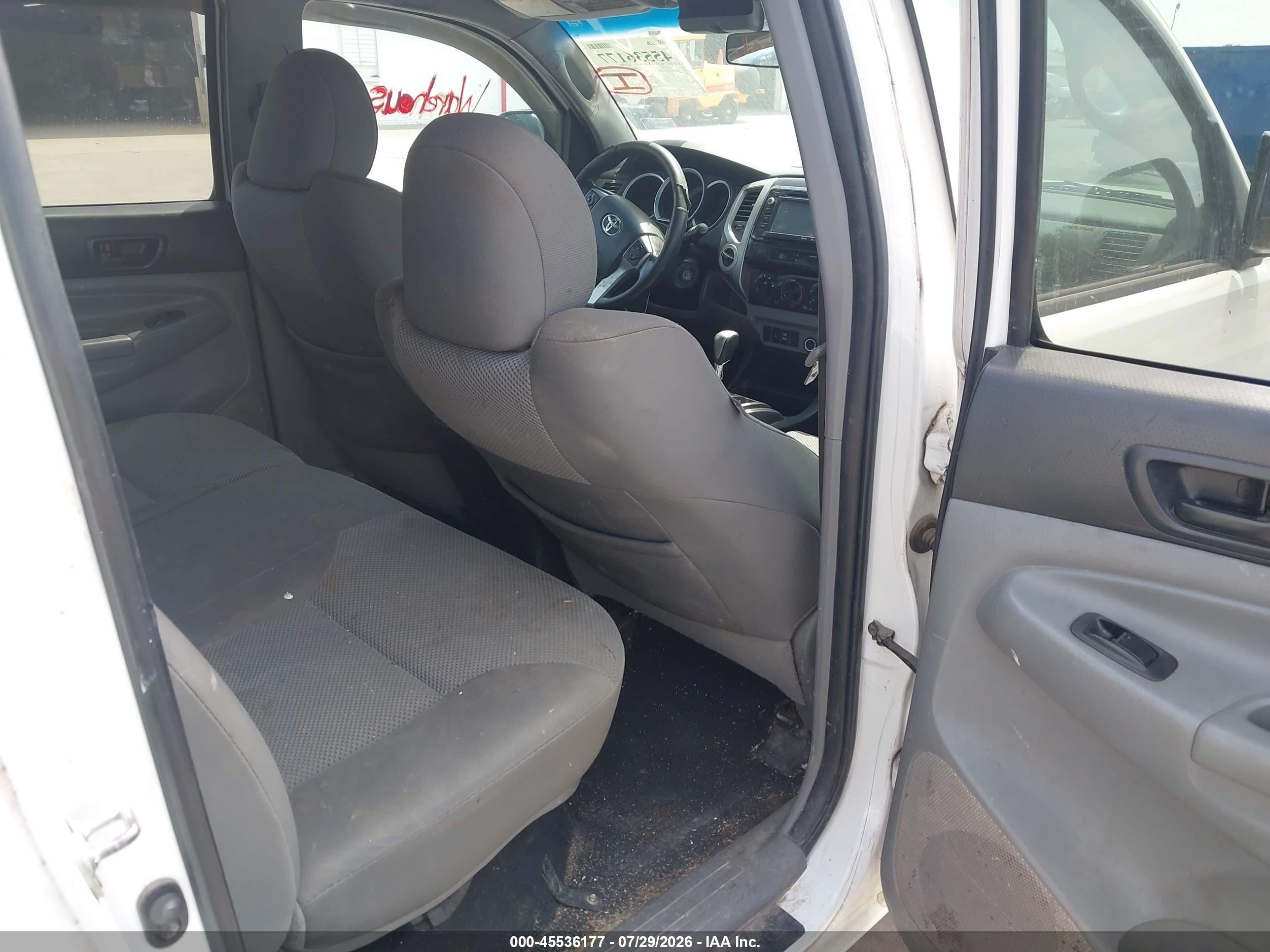 2014 Toyota Tacoma Base V6 White vin: 3TMLU4ENXEM139005