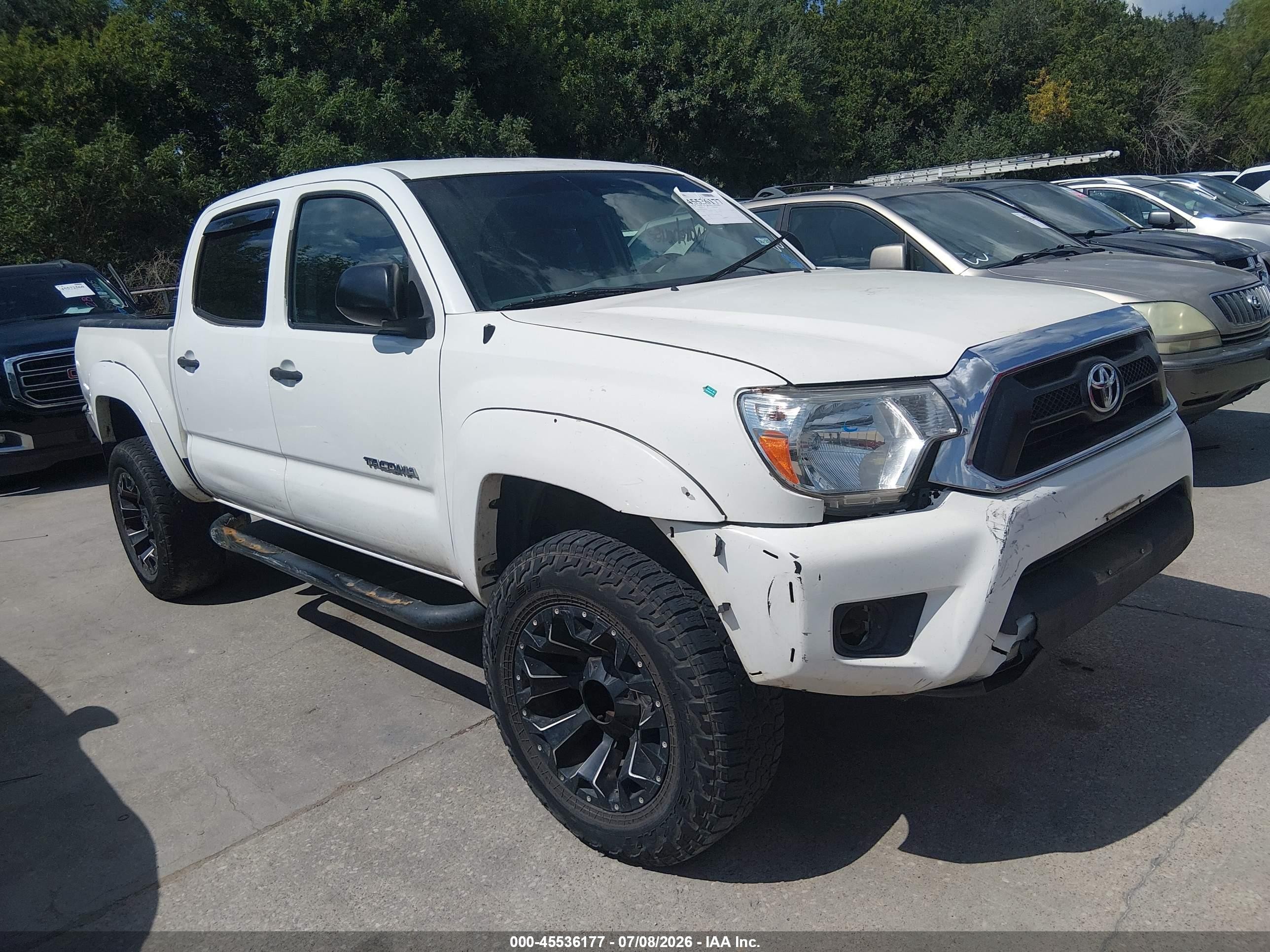 2014 Toyota Tacoma Base V6 White vin: 3TMLU4ENXEM139005