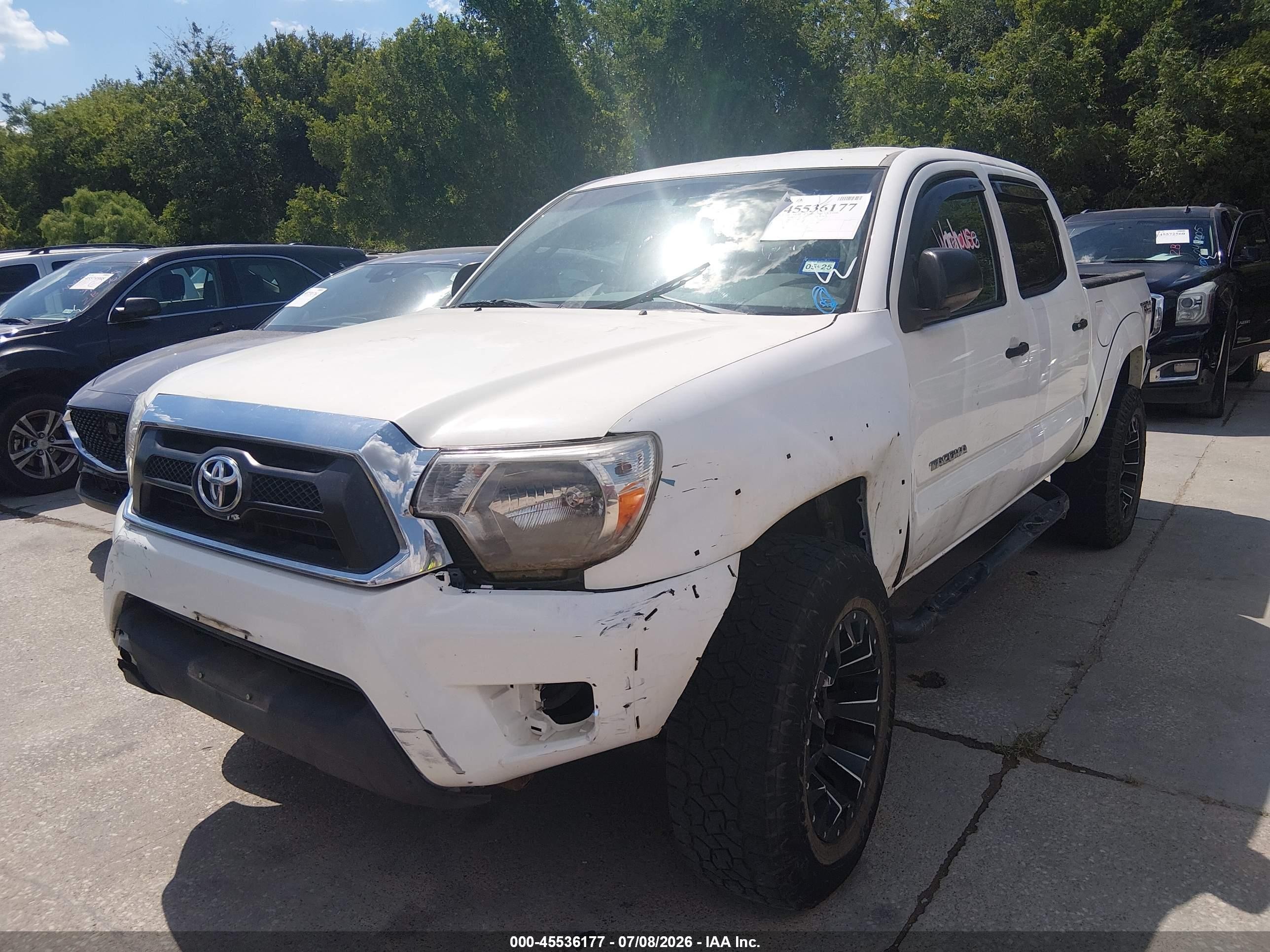 2014 Toyota Tacoma Base V6 White vin: 3TMLU4ENXEM139005