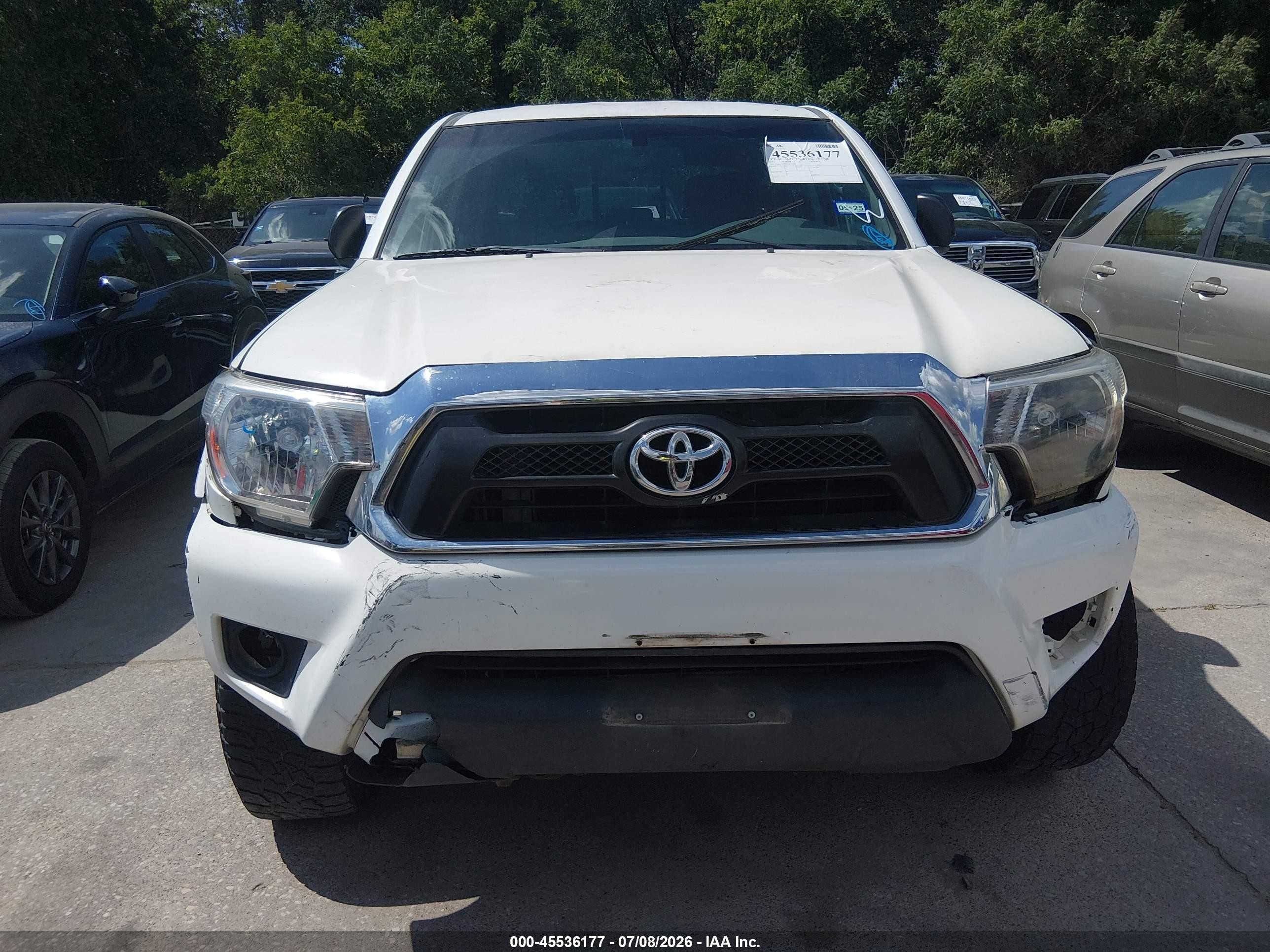 2014 Toyota Tacoma Base V6 White vin: 3TMLU4ENXEM139005