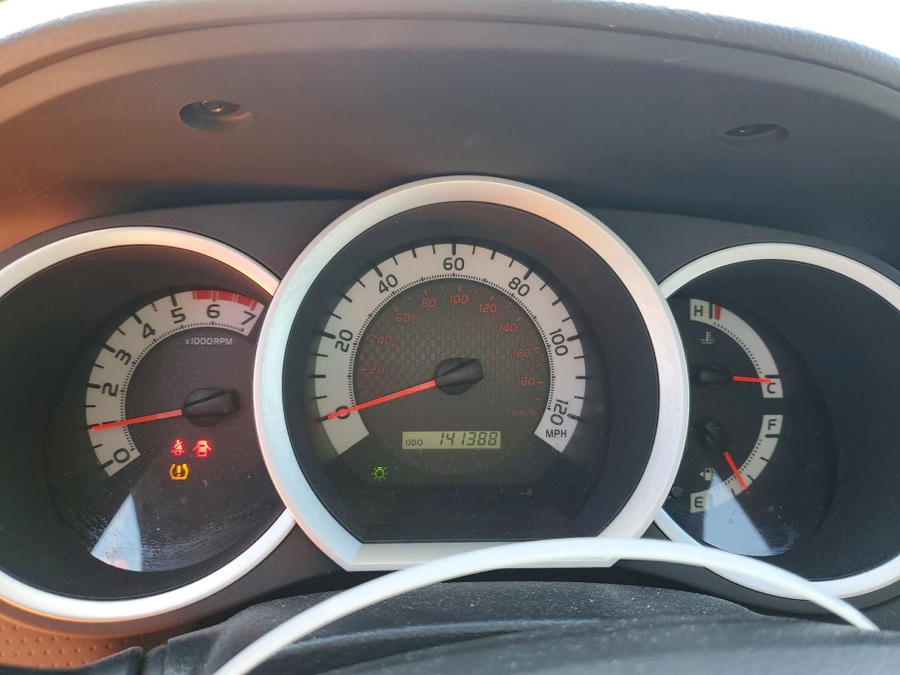 2014 Toyota Tacoma Double Cab Белый vin: 3TMLU4ENXEM141997
