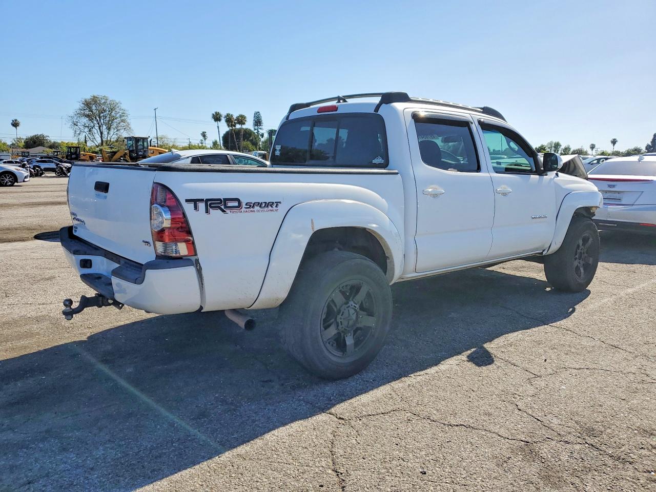 2014 Toyota Tacoma Double Cab Белый vin: 3TMLU4ENXEM141997
