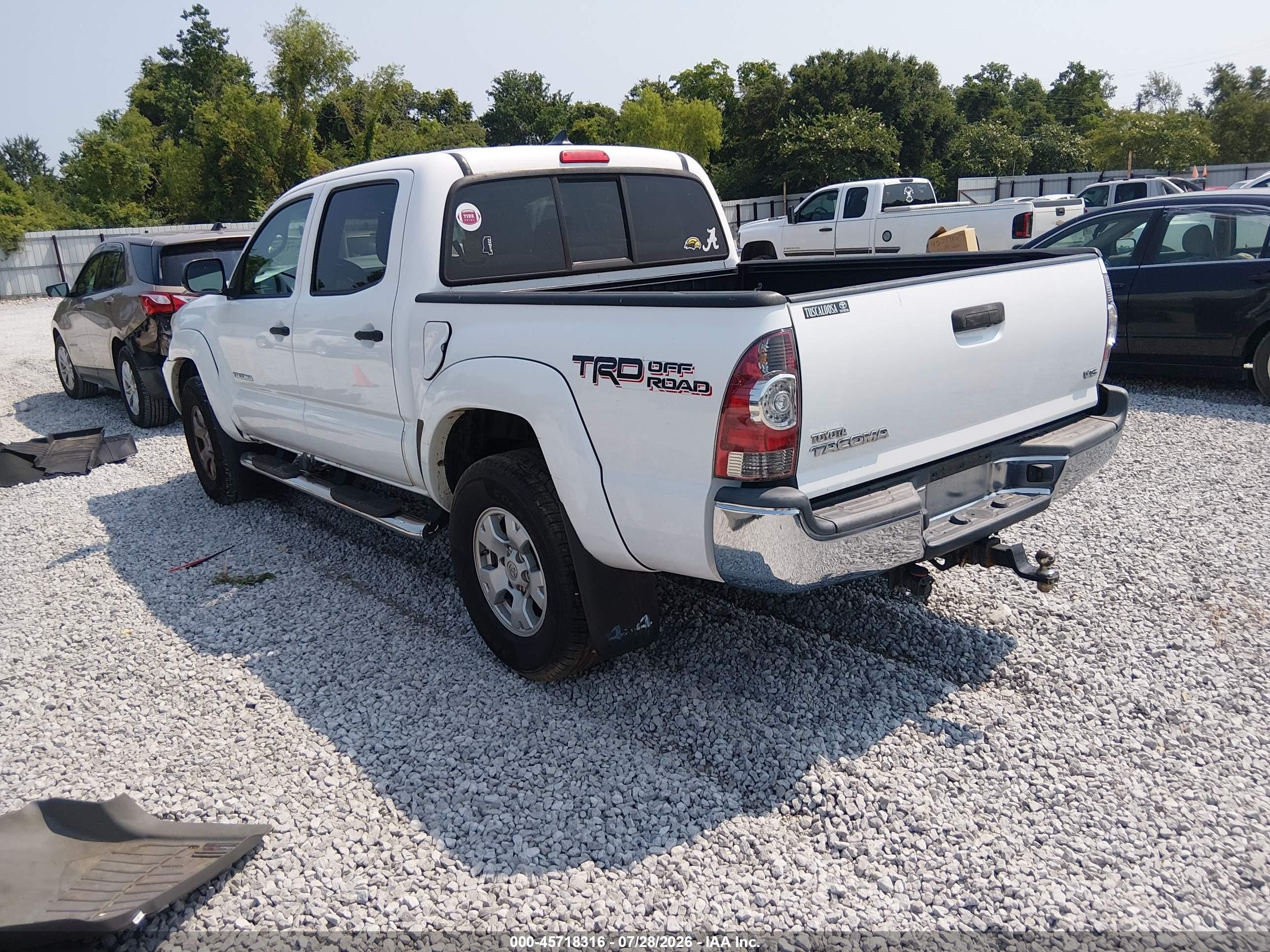 2014 Toyota Tacoma Base V6 White vin: 3TMLU4ENXEM154362