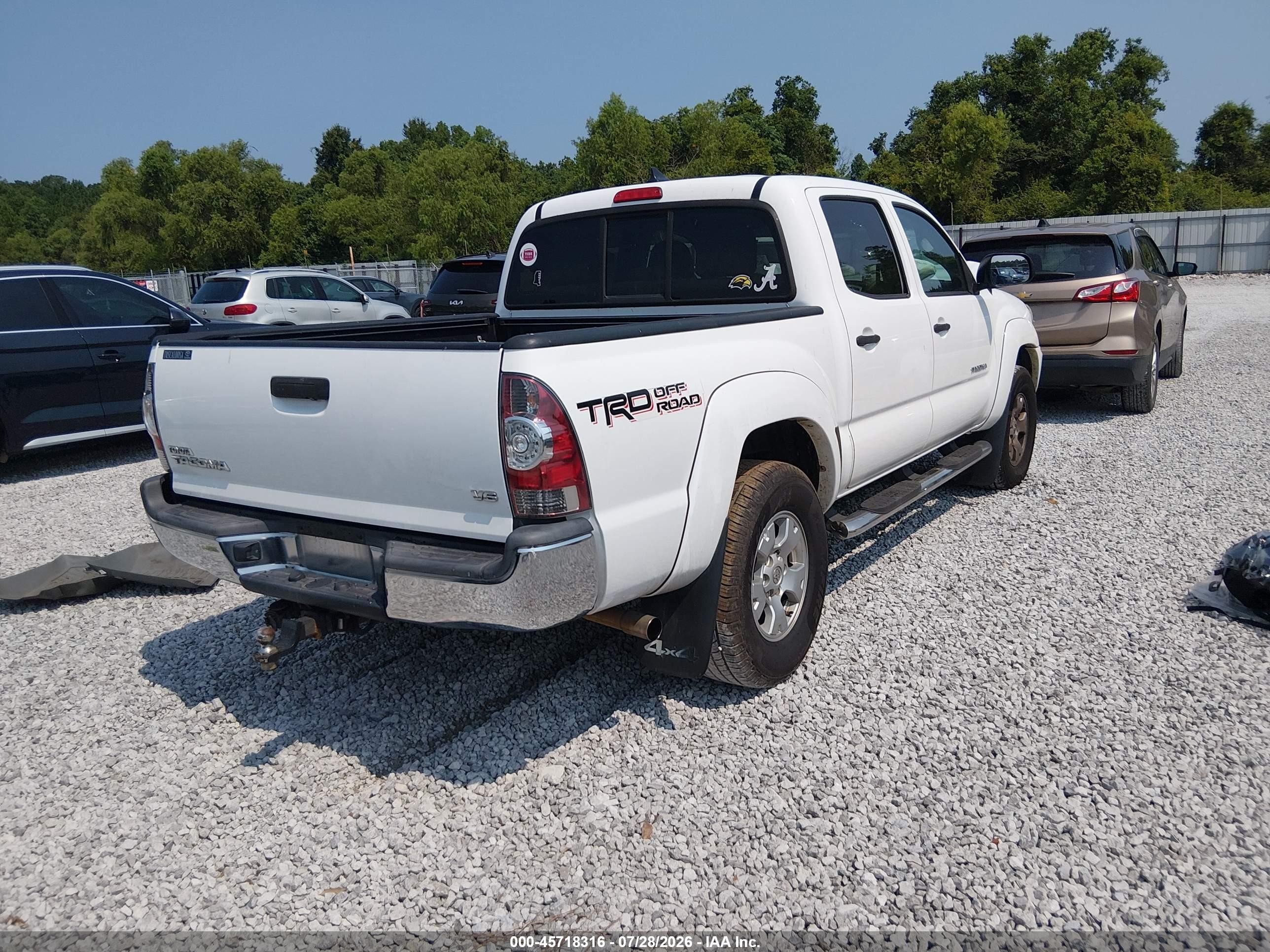 2014 Toyota Tacoma Base V6 White vin: 3TMLU4ENXEM154362