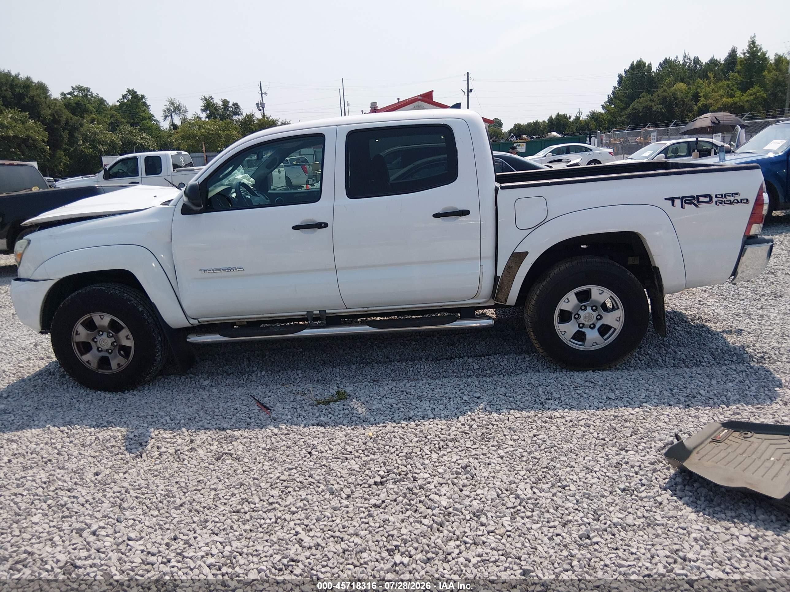 2014 Toyota Tacoma Base V6 White vin: 3TMLU4ENXEM154362