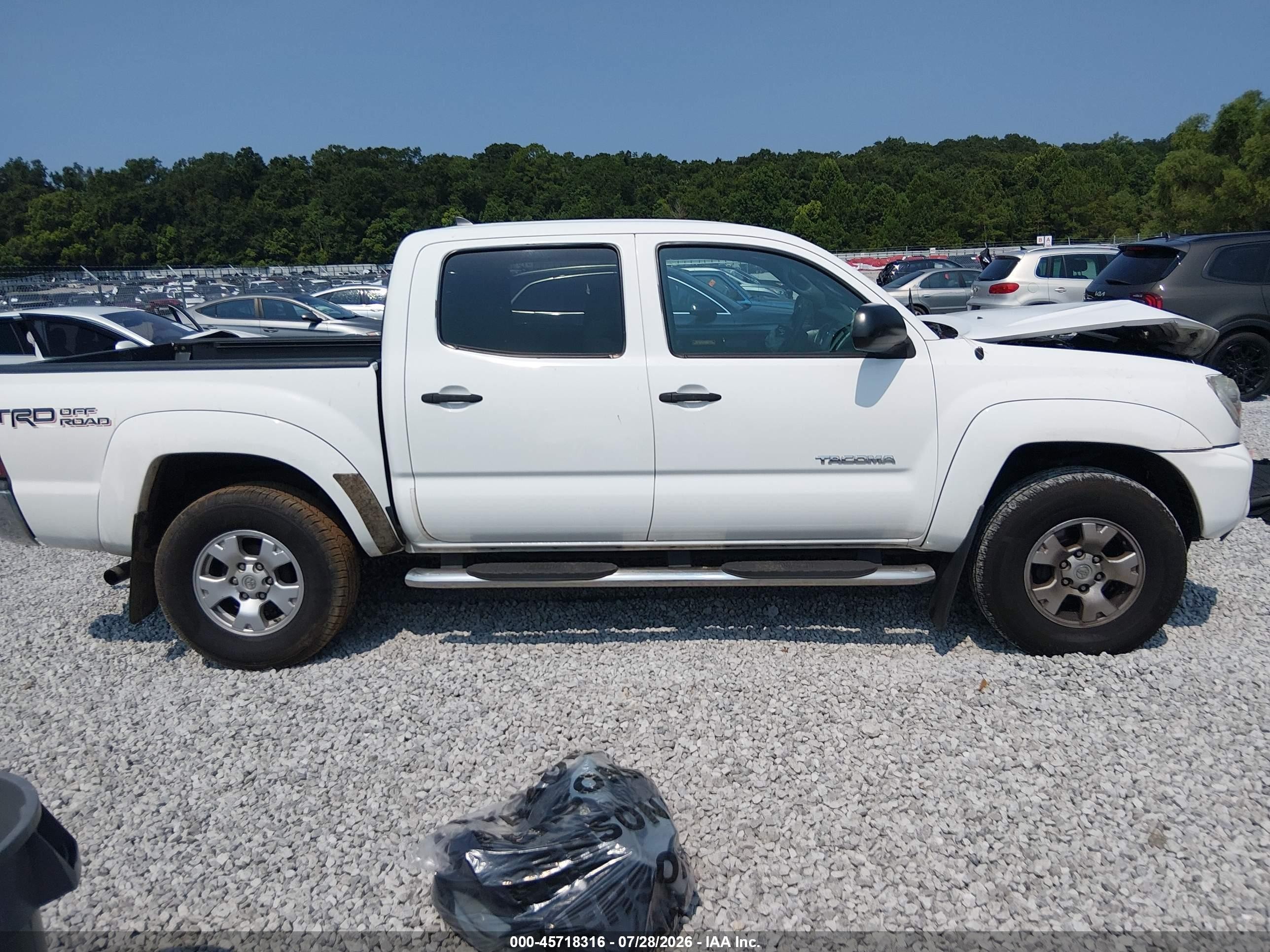 2014 Toyota Tacoma Base V6 White vin: 3TMLU4ENXEM154362