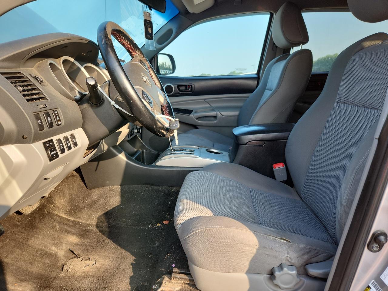 2014 Toyota Tacoma Double Cab Silver vin: 3TMLU4ENXEM162803