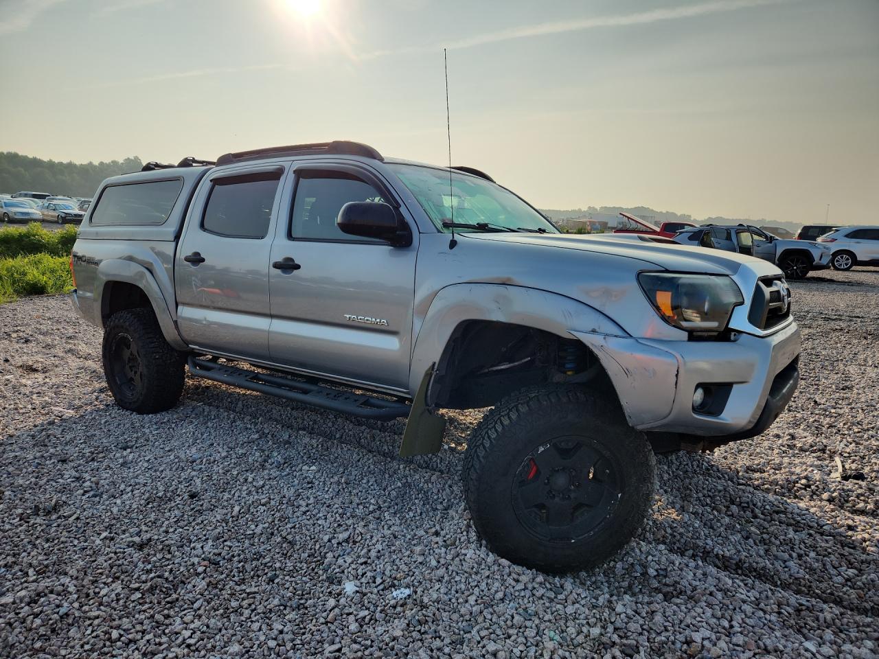 2014 Toyota Tacoma Double Cab Silver vin: 3TMLU4ENXEM162803