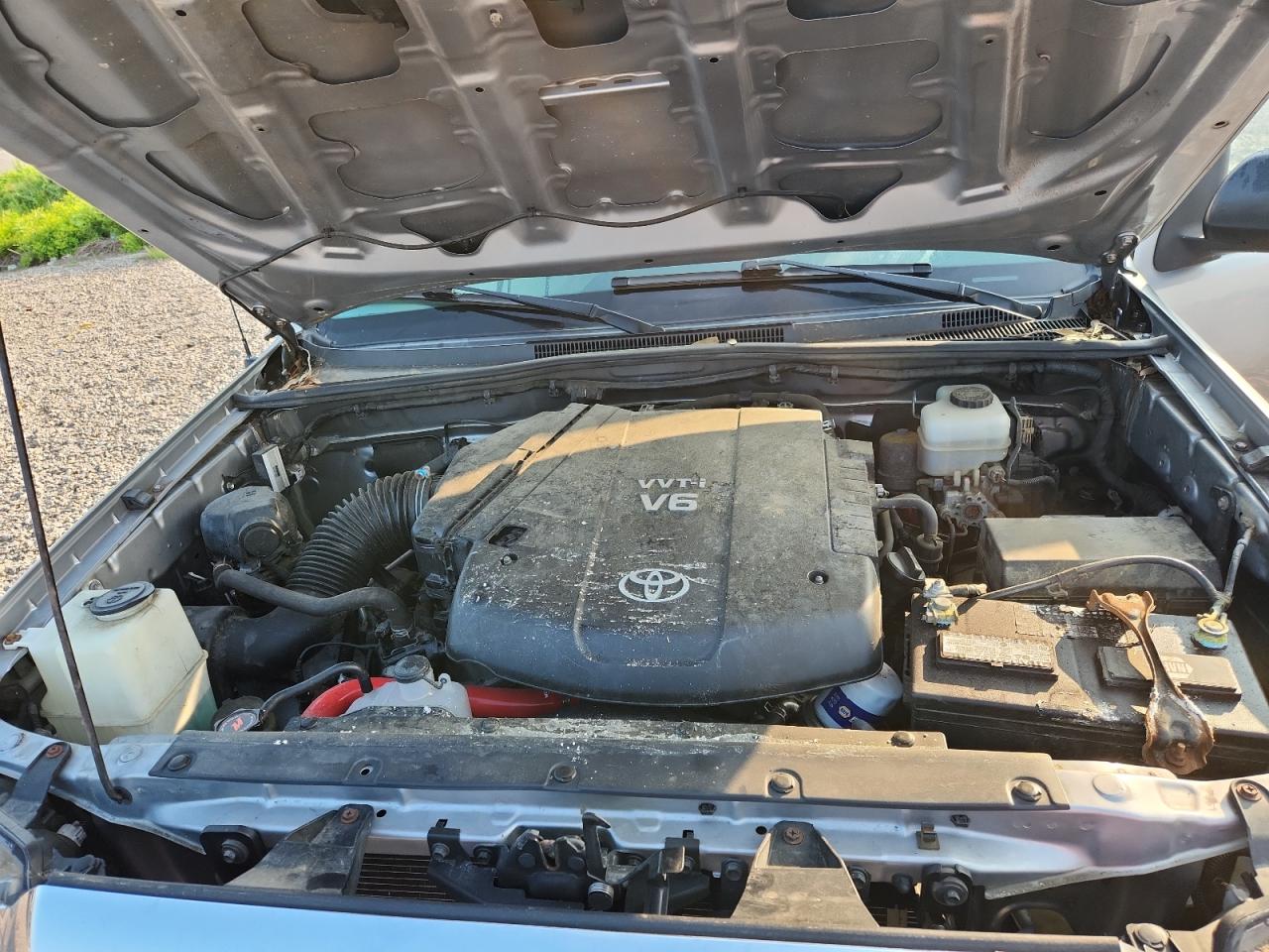 2014 Toyota Tacoma Double Cab Silver vin: 3TMLU4ENXEM162803