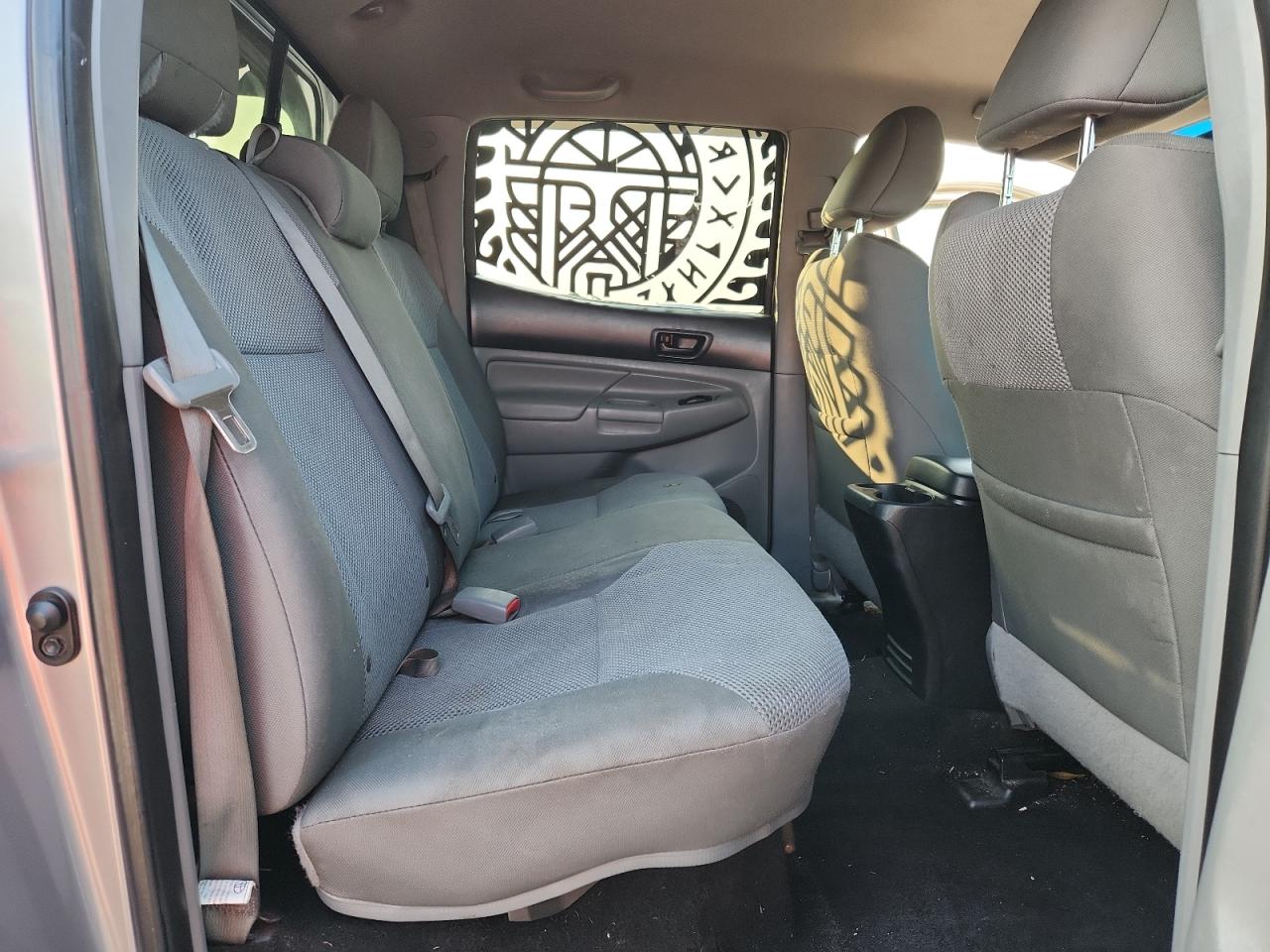 2014 Toyota Tacoma Double Cab Silver vin: 3TMLU4ENXEM162803