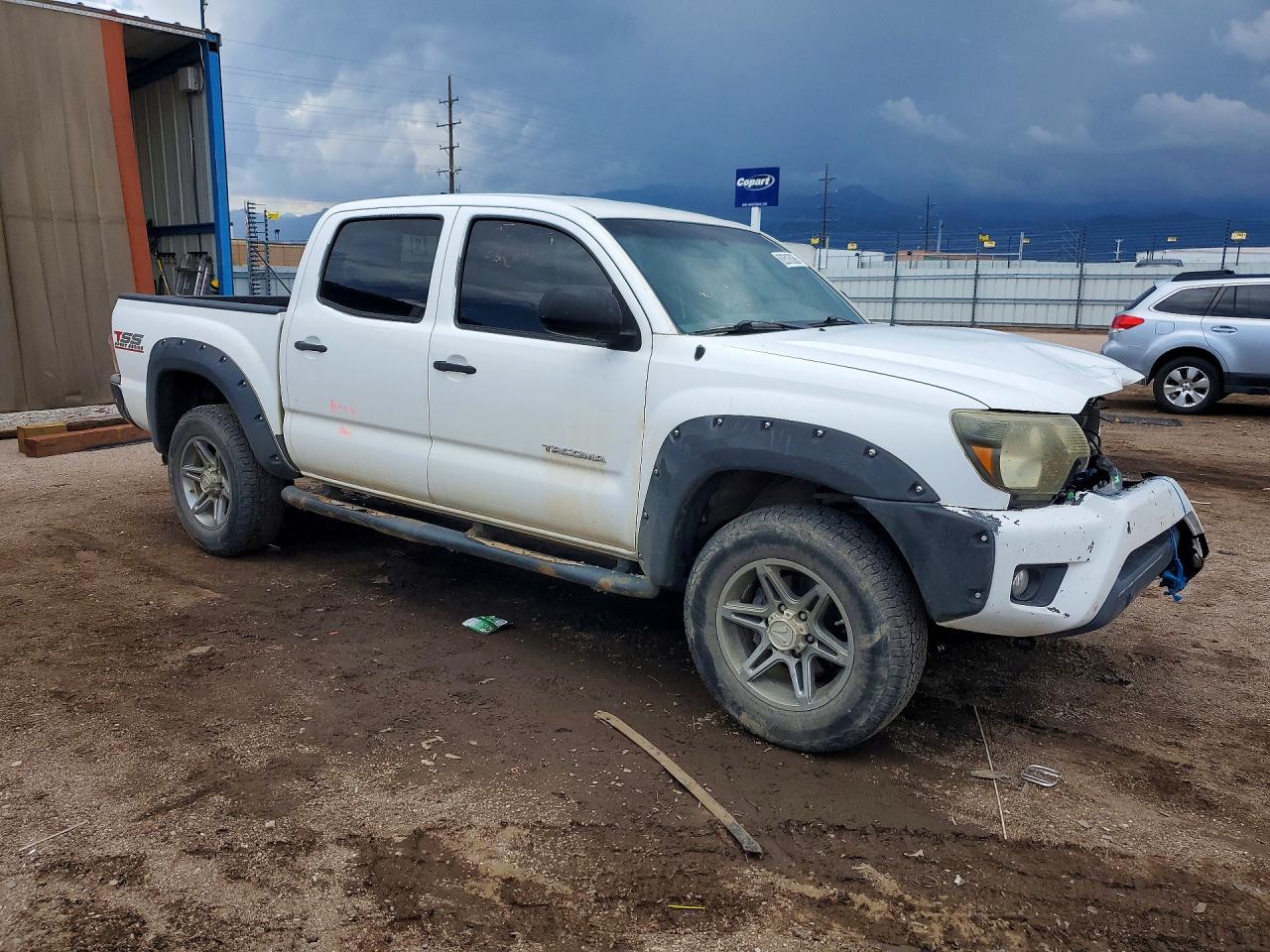 2014 Toyota Tacoma V6 White vin: 3TMLU4ENXEM162817