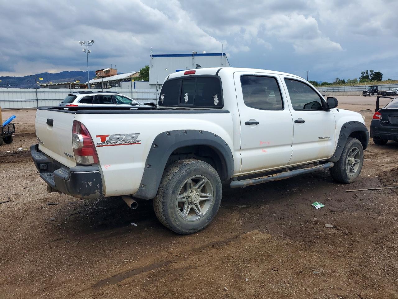 2014 Toyota Tacoma V6 White vin: 3TMLU4ENXEM162817