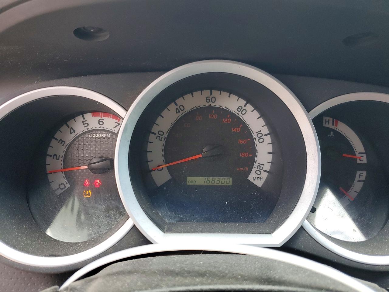 2014 Toyota Tacoma V6 White vin: 3TMLU4ENXEM162817