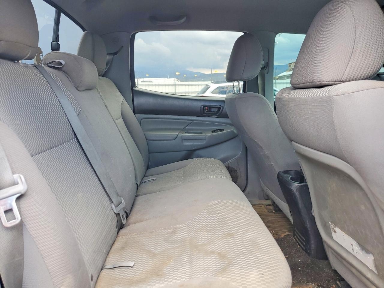 2014 Toyota Tacoma V6 White vin: 3TMLU4ENXEM162817