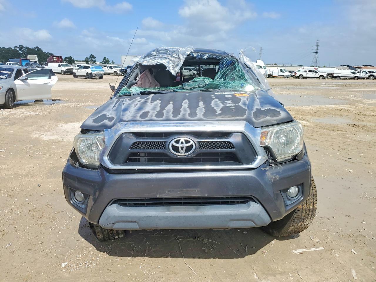 2014 Toyota Tacoma Double Cab Silver vin: 3TMLU4ENXEM162915