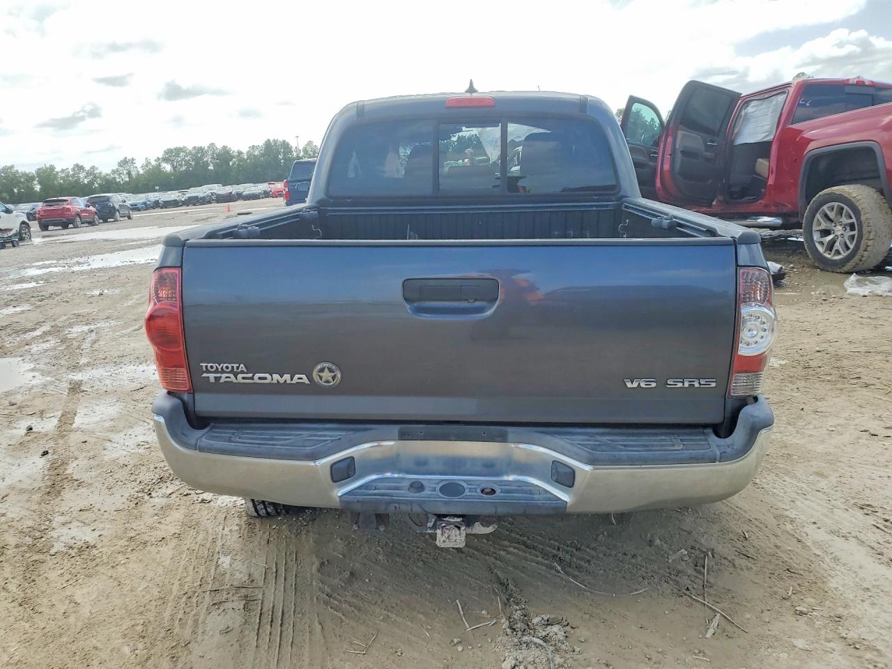 2014 Toyota Tacoma Double Cab Silver vin: 3TMLU4ENXEM162915
