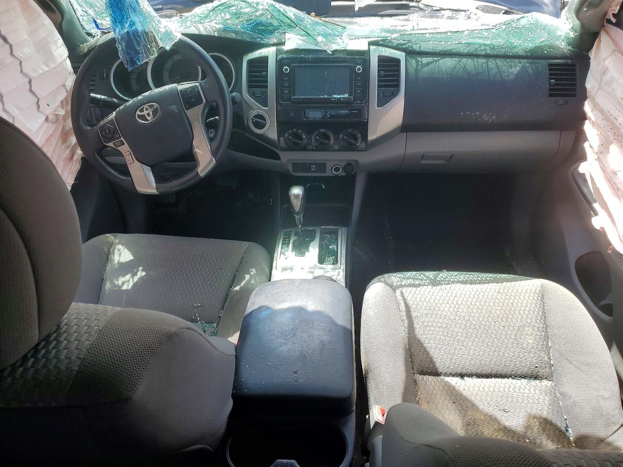 2014 Toyota Tacoma Double Cab Silver vin: 3TMLU4ENXEM162915