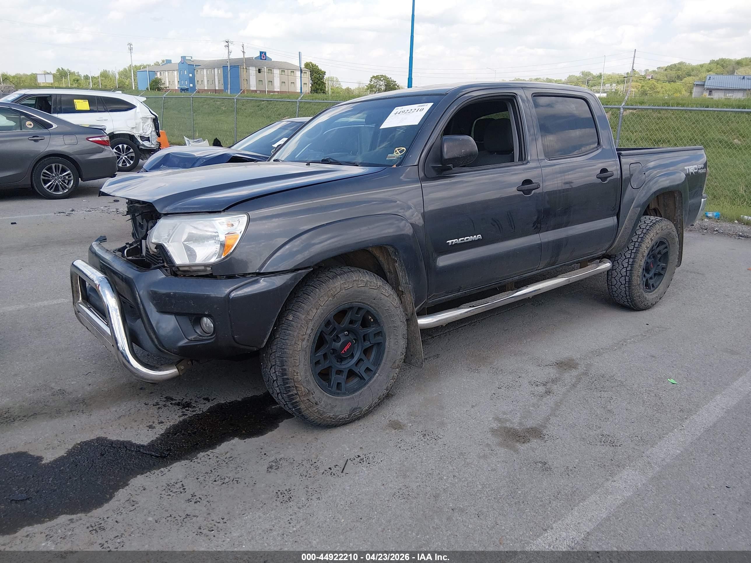 2015 Toyota Tacoma Base V6 Черный vin: 3TMLU4ENXFM175682