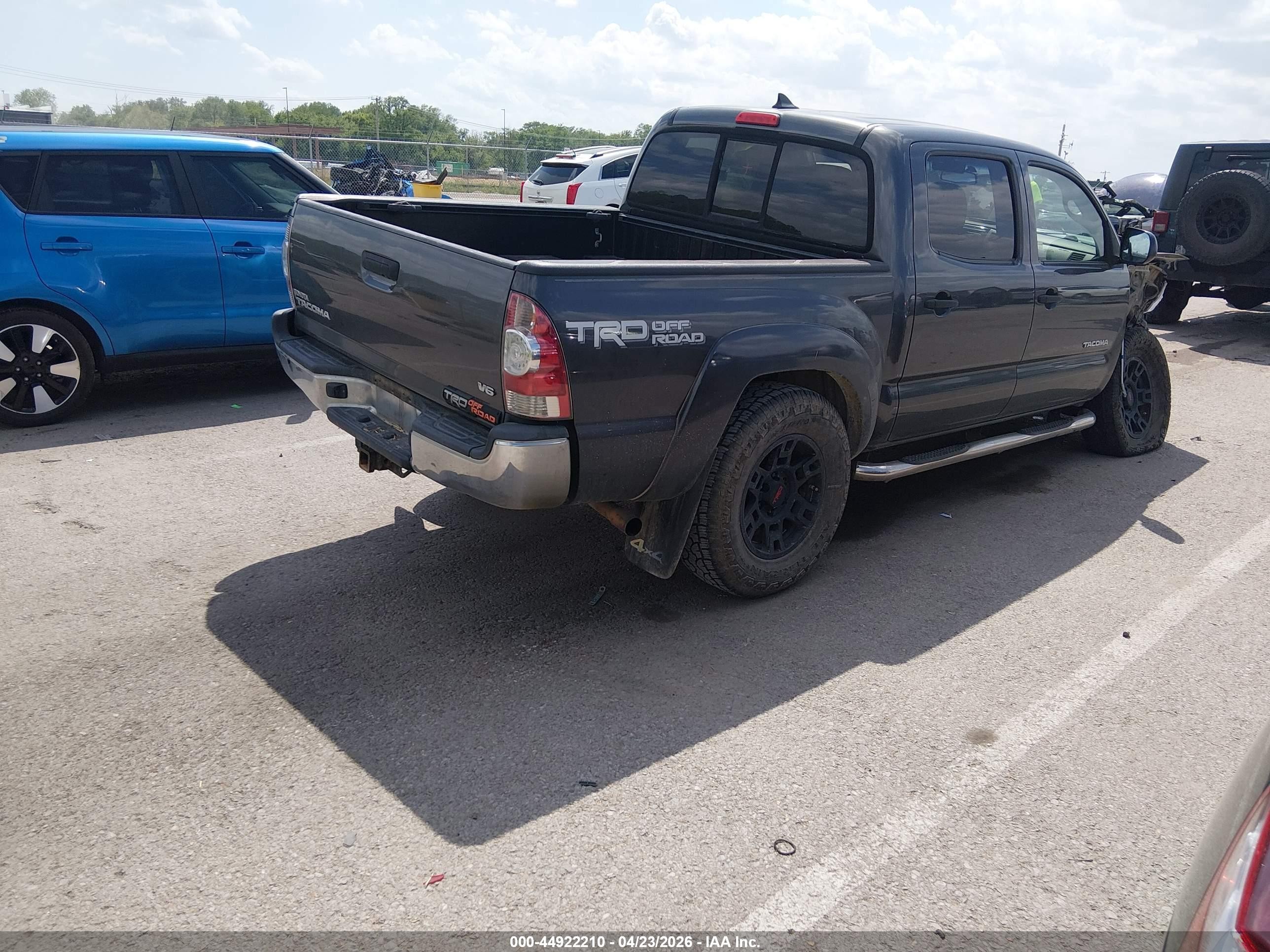 2015 Toyota Tacoma Base V6 Черный vin: 3TMLU4ENXFM175682