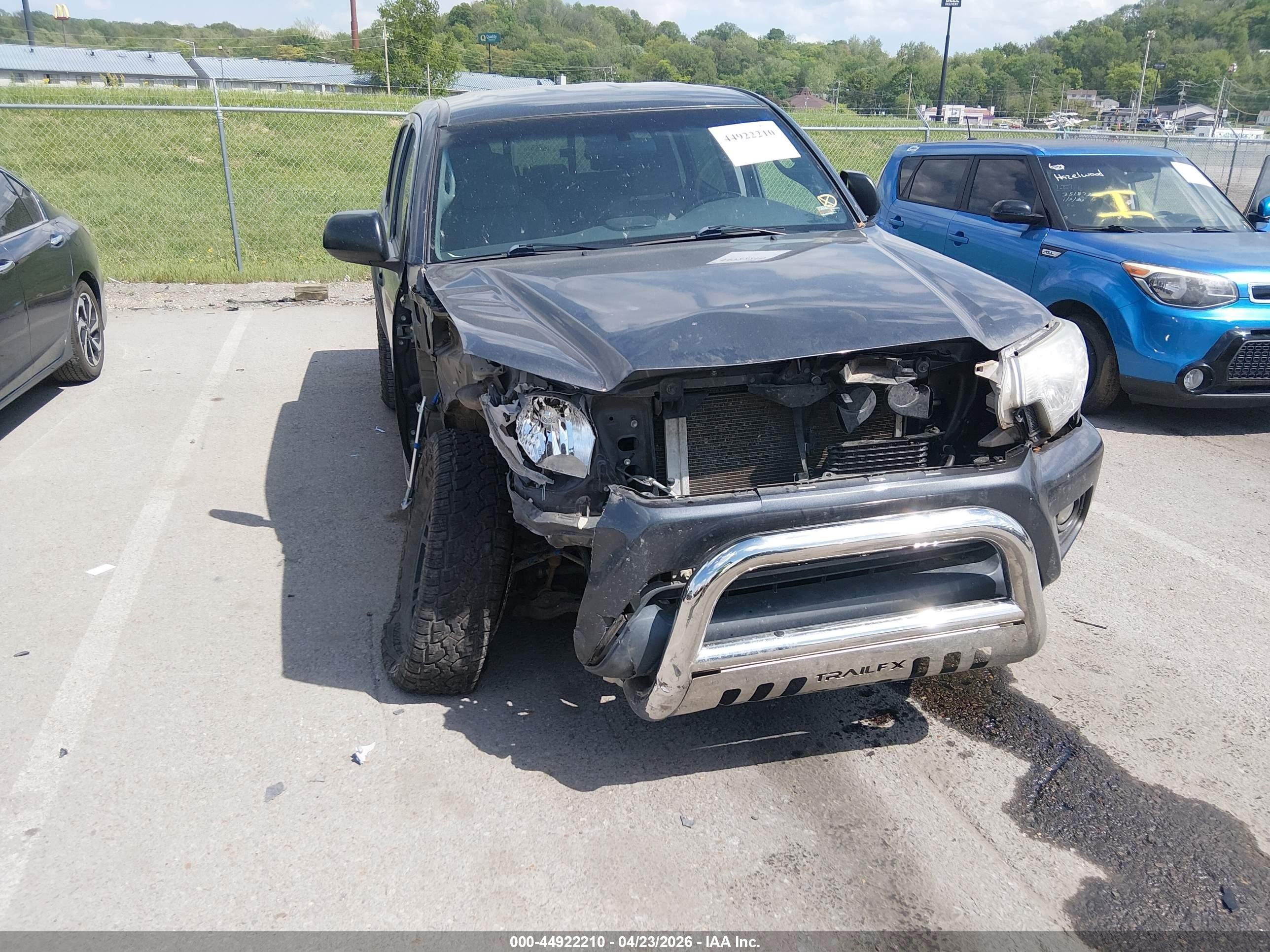 2015 Toyota Tacoma Base V6 Черный vin: 3TMLU4ENXFM175682
