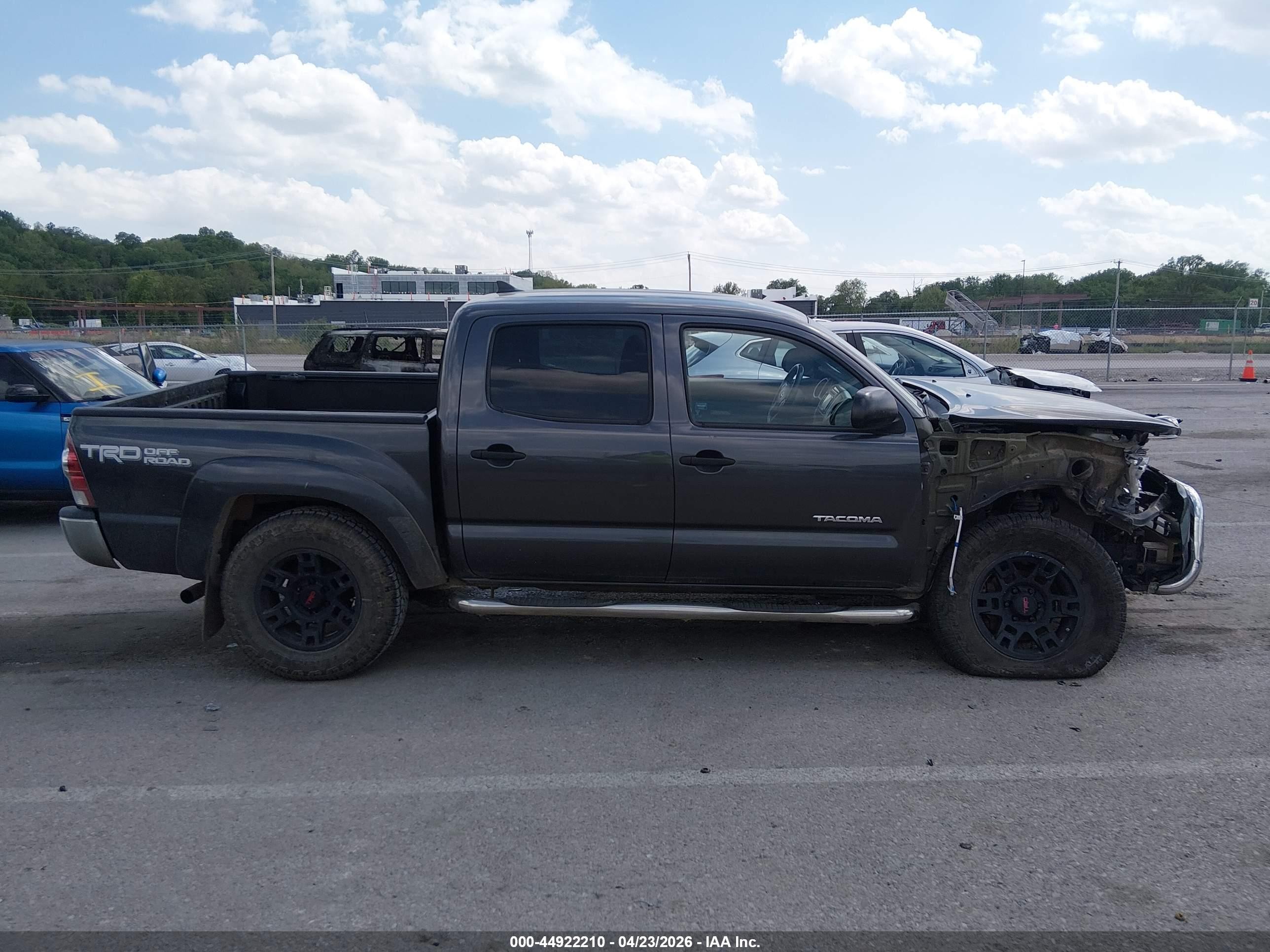 2015 Toyota Tacoma Base V6 Черный vin: 3TMLU4ENXFM175682