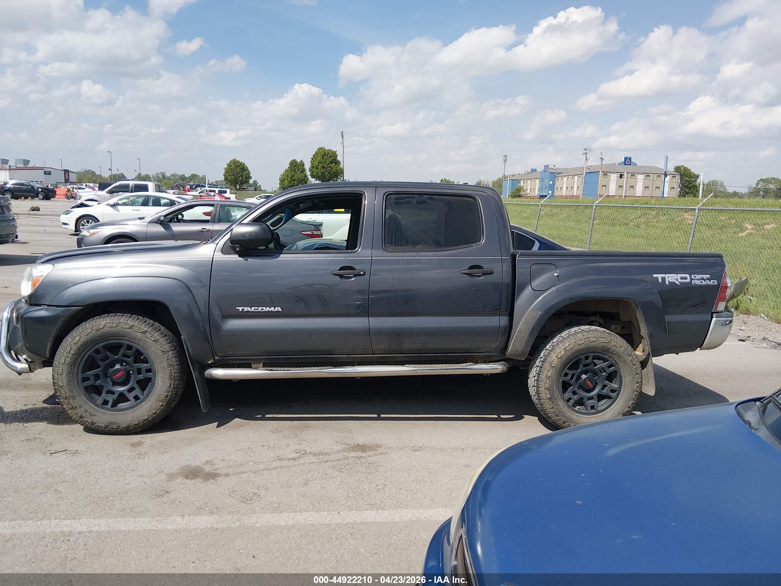 2015 Toyota Tacoma Base V6 Черный vin: 3TMLU4ENXFM175682