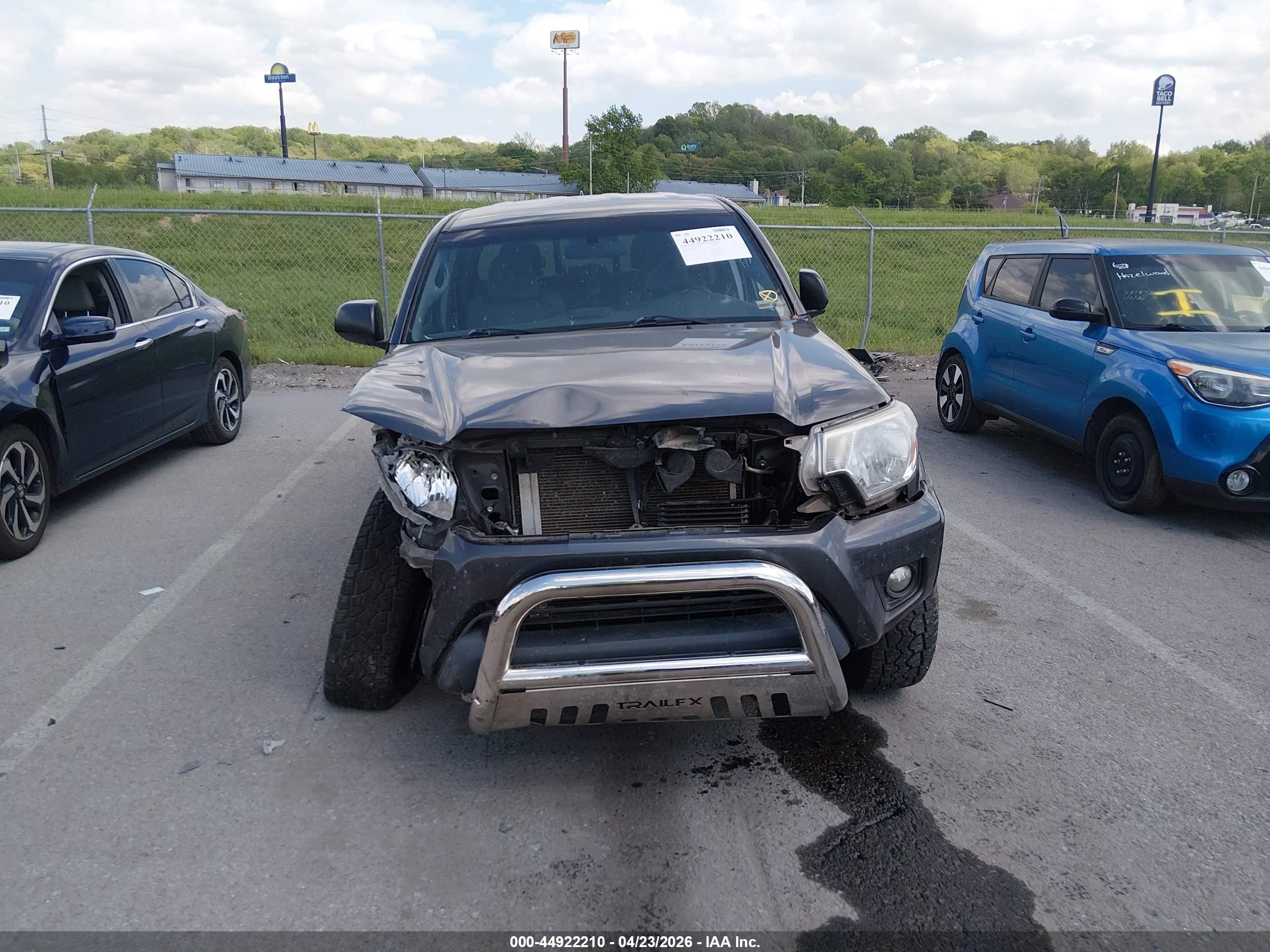 2015 Toyota Tacoma Base V6 Черный vin: 3TMLU4ENXFM175682