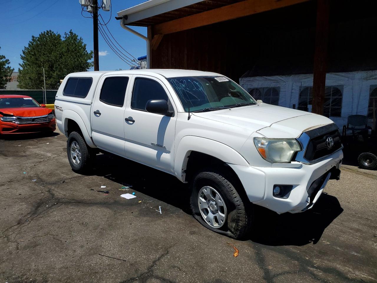 2015 Toyota Tacoma V6 White vin: 3TMLU4ENXFM199481