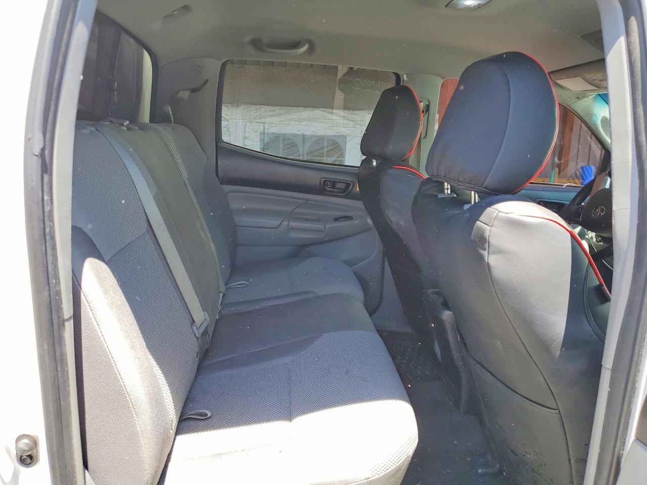 2015 Toyota Tacoma V6 White vin: 3TMLU4ENXFM199481