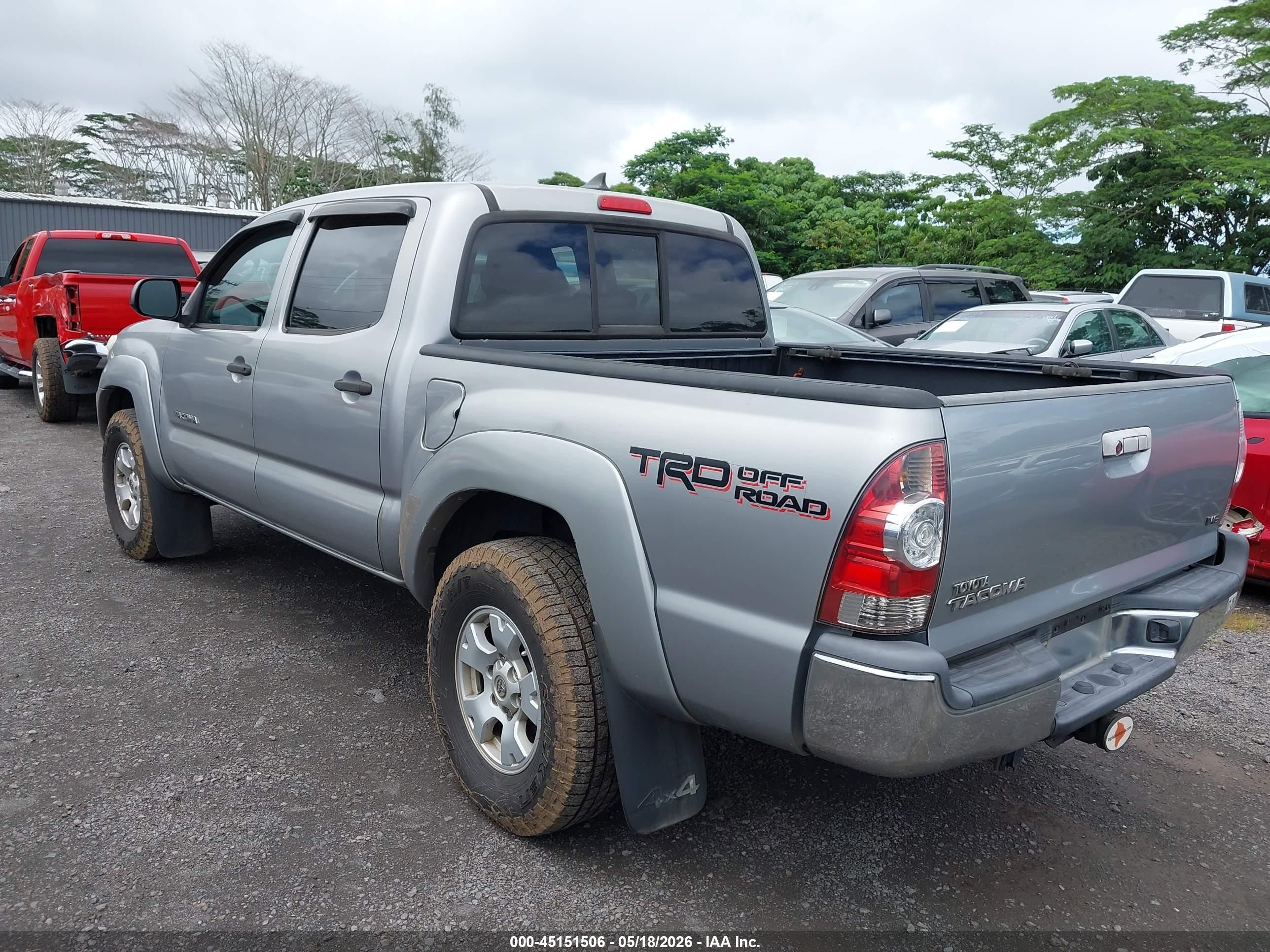 2015 Toyota Tacoma Base V6/trd Pro Silver vin: 3TMLU4ENXFM202234