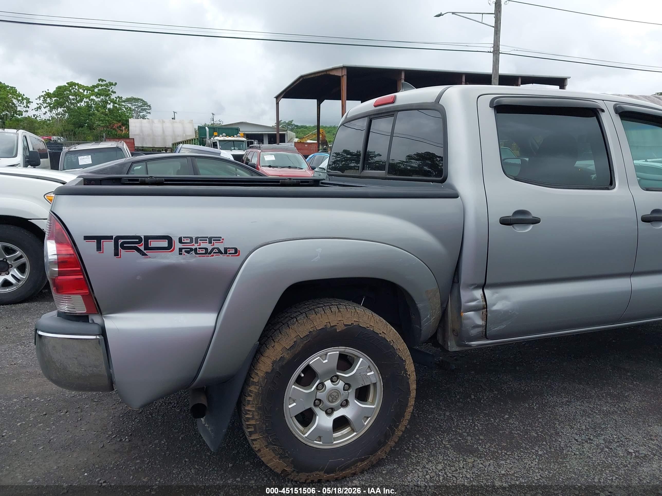 2015 Toyota Tacoma Base V6/trd Pro Silver vin: 3TMLU4ENXFM202234