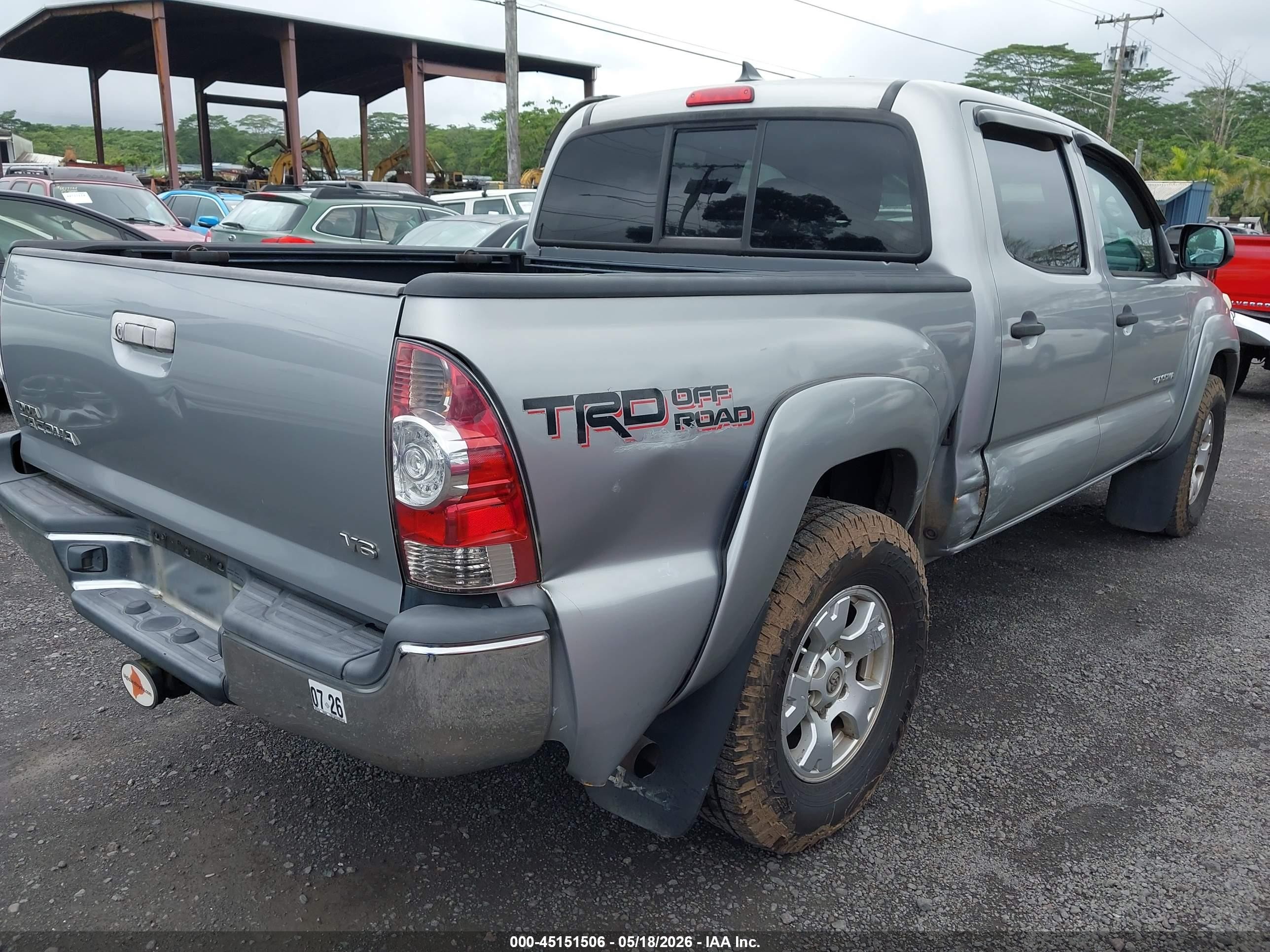 2015 Toyota Tacoma Base V6/trd Pro Silver vin: 3TMLU4ENXFM202234