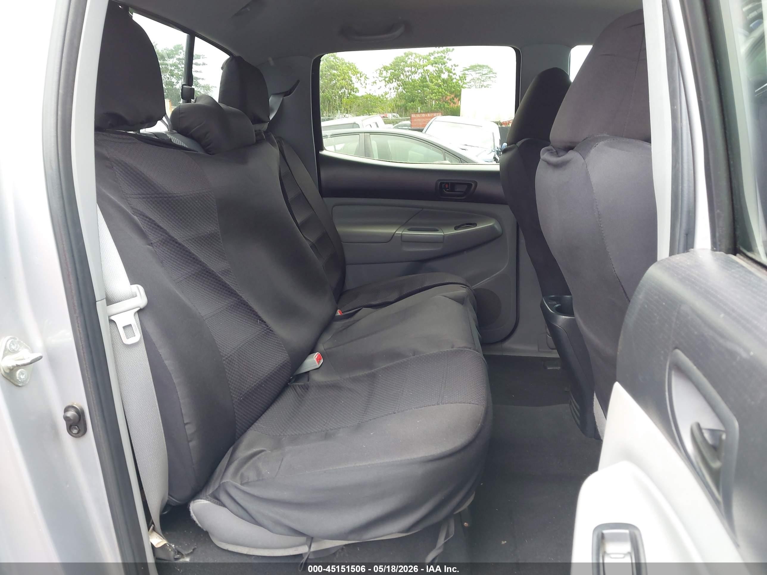 2015 Toyota Tacoma Base V6/trd Pro Silver vin: 3TMLU4ENXFM202234