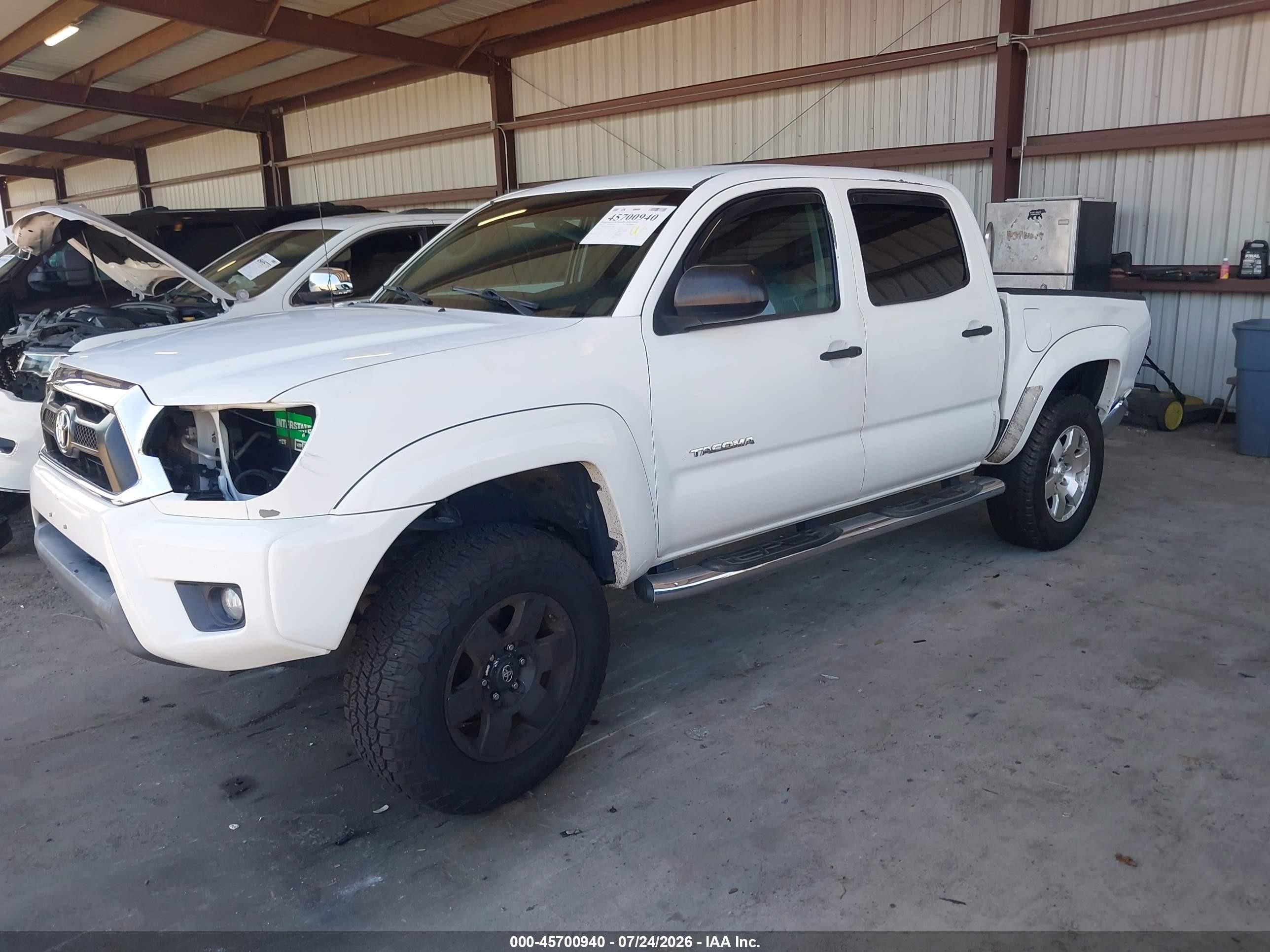 2015 Toyota Tacoma Base V6 White vin: 3TMLU4ENXFM203741