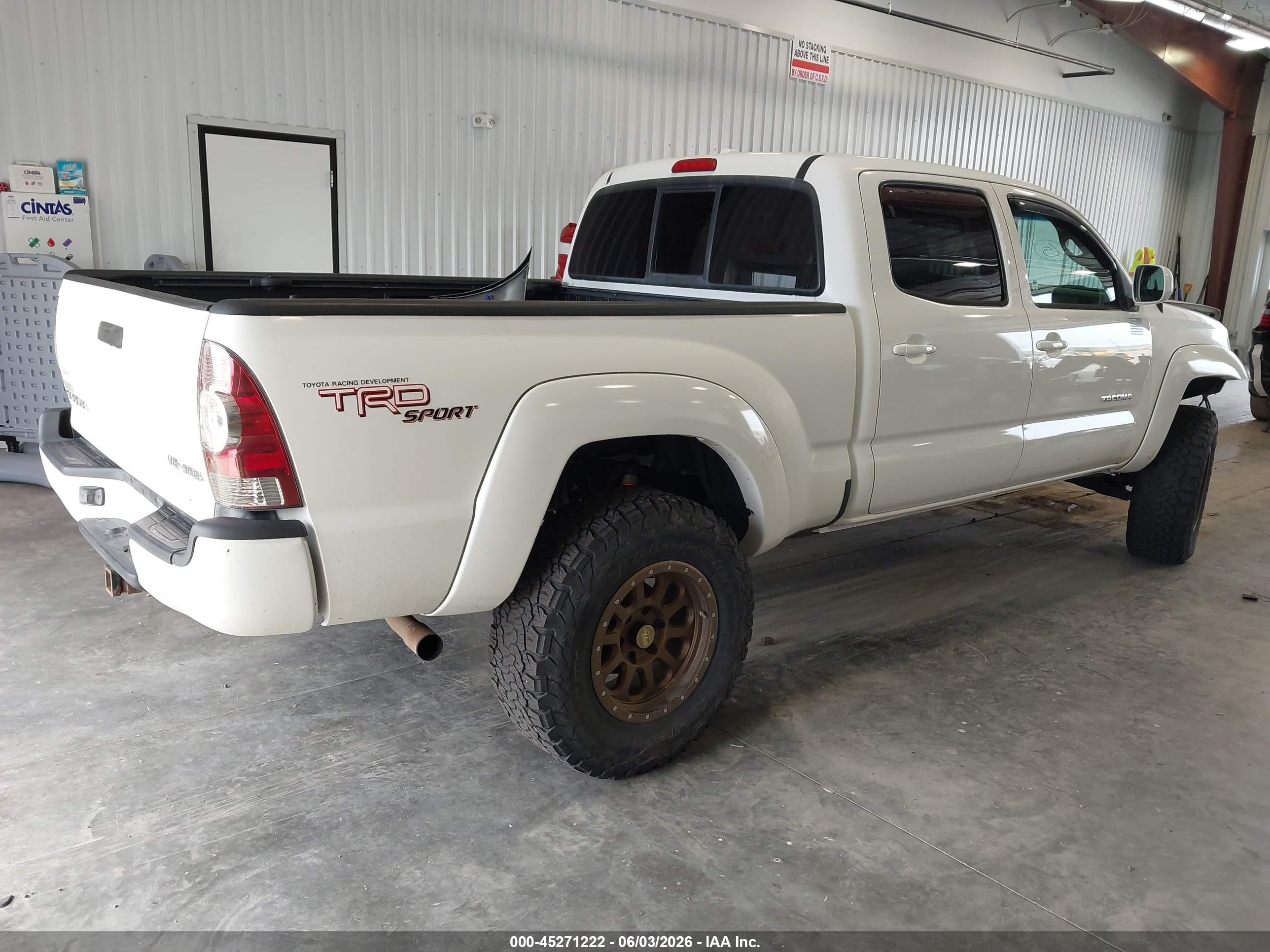 2010 Toyota Tacoma Base V6 White vin: 3TMMU4FN1AM023415