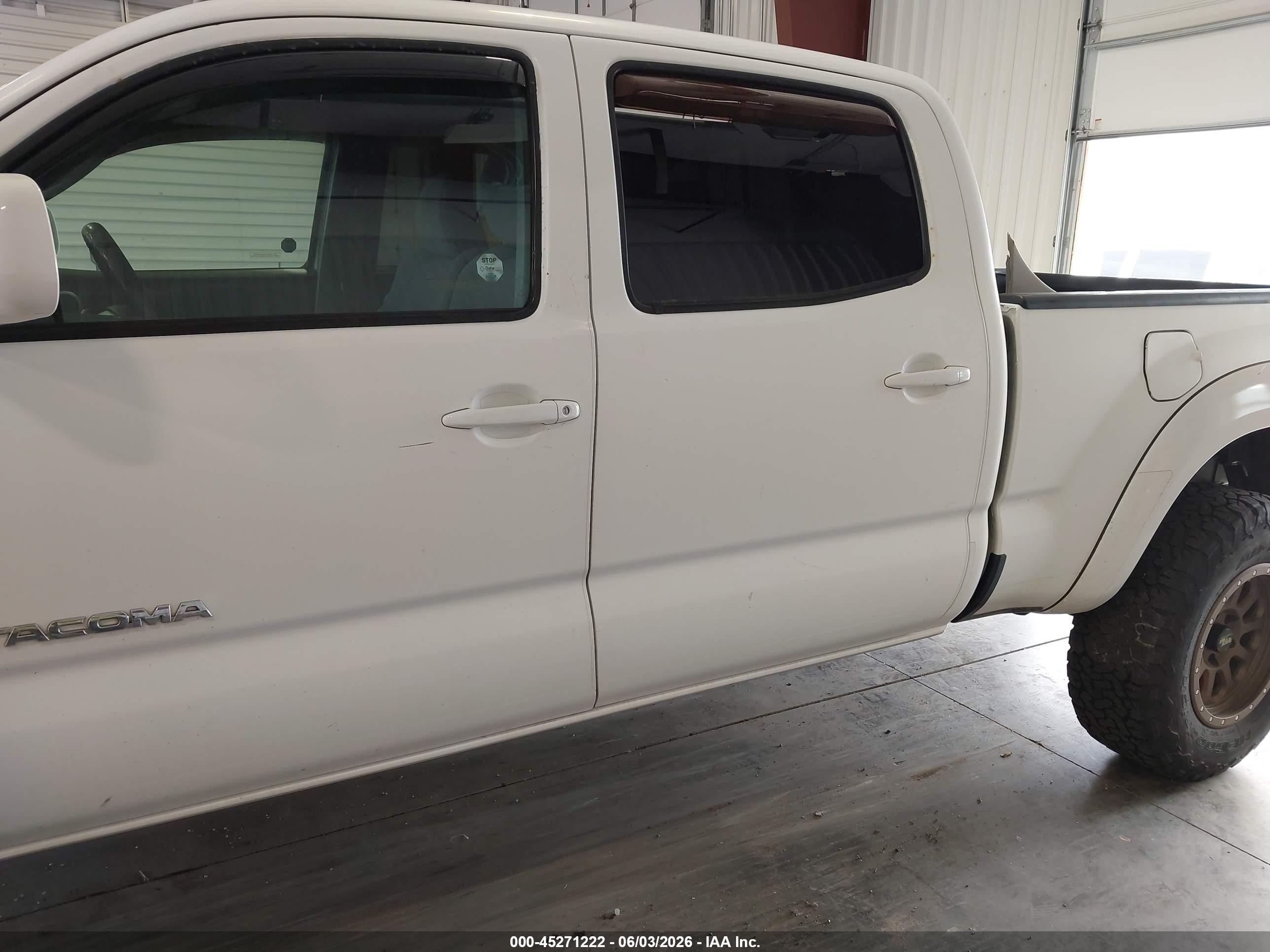 2010 Toyota Tacoma Base V6 White vin: 3TMMU4FN1AM023415