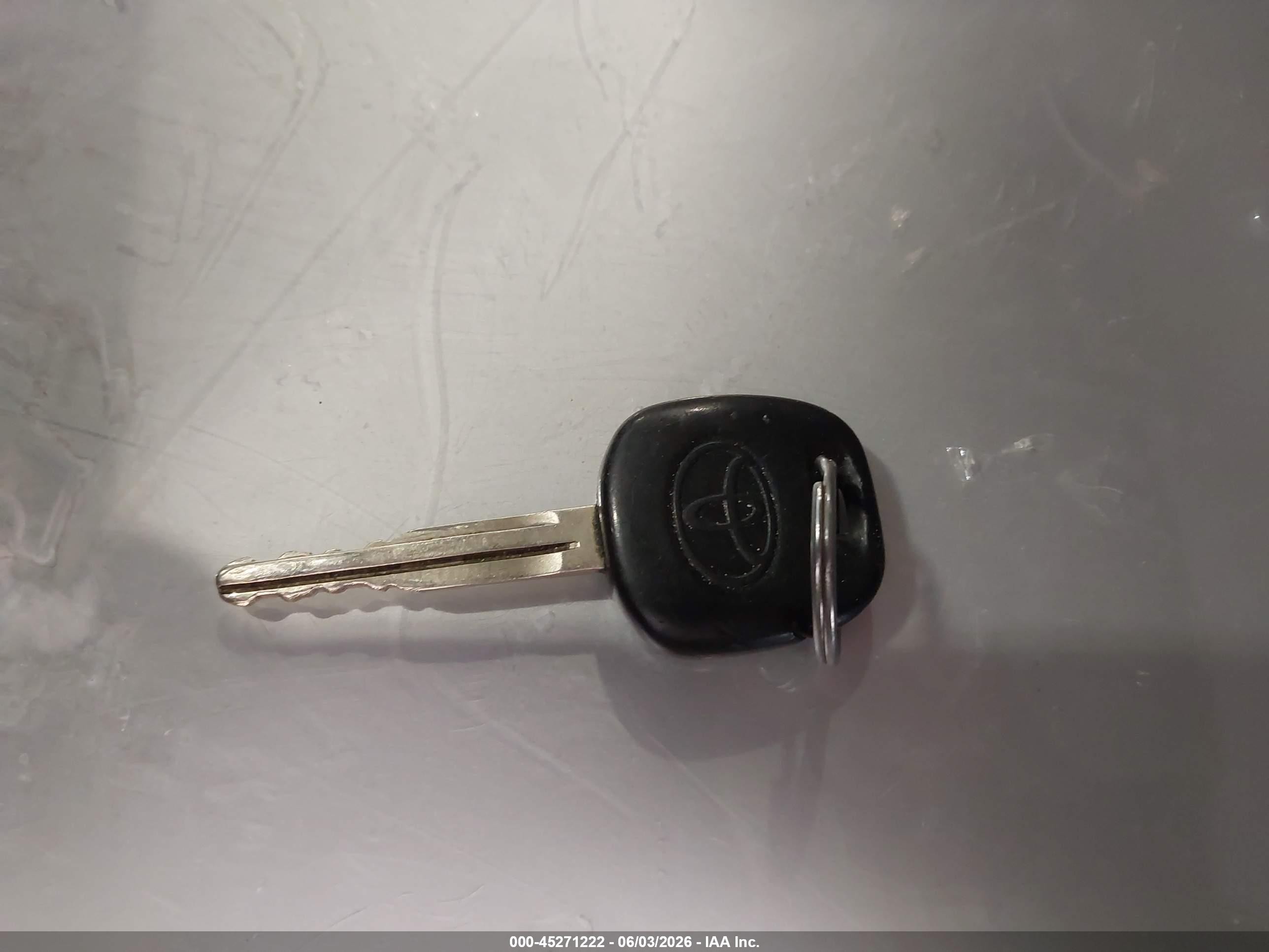 2010 Toyota Tacoma Base V6 White vin: 3TMMU4FN1AM023415