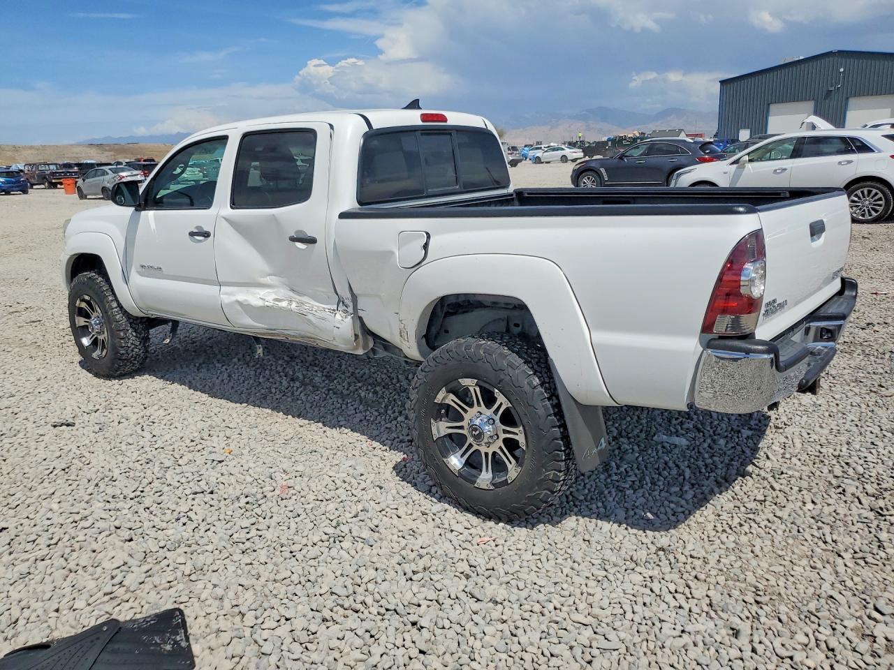 2012 Toyota Tacoma Double Cab Long Bed White vin: 3TMMU4FN1CM043229