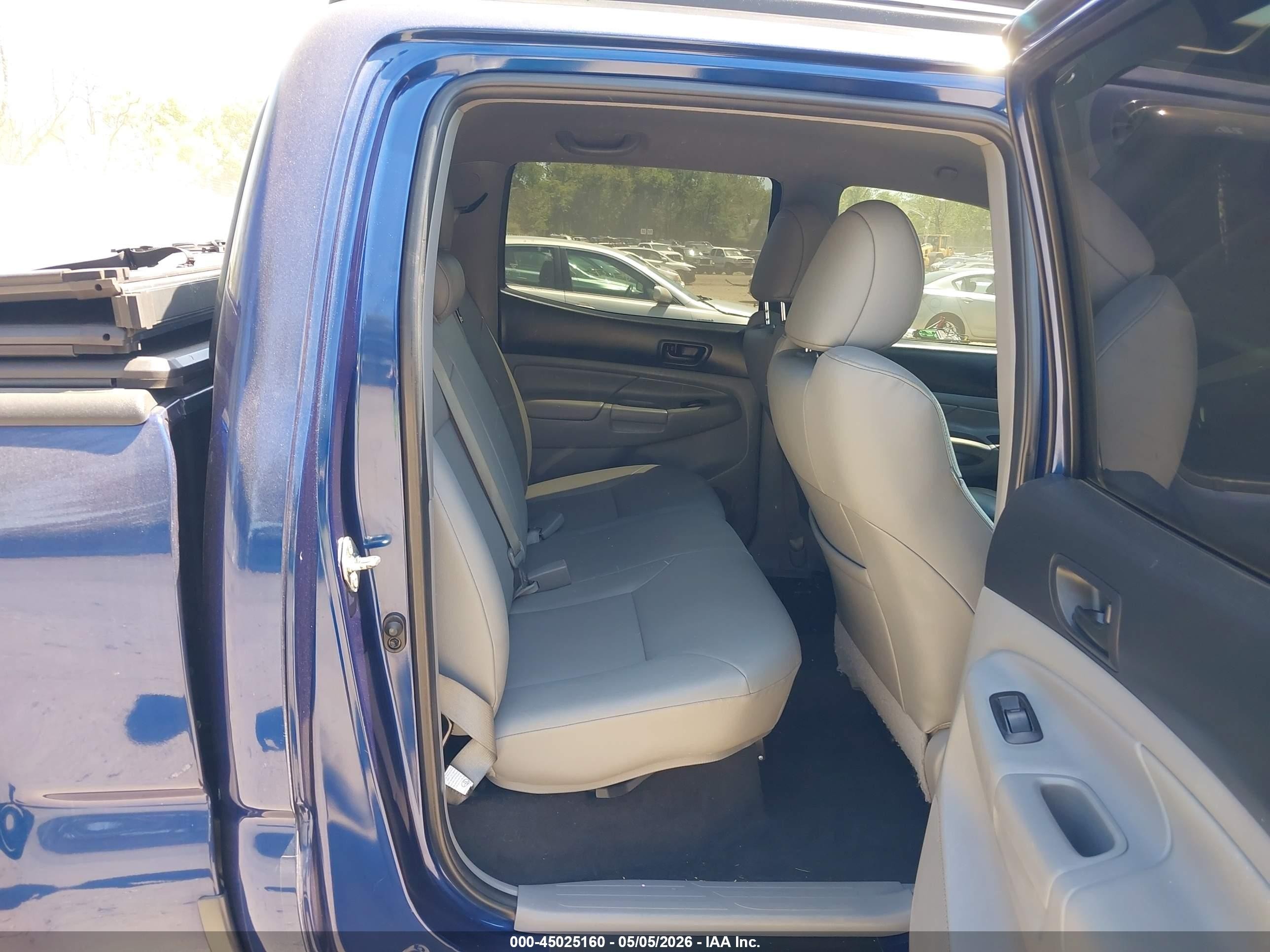 2015 Toyota Tacoma Base V6 Синий vin: 3TMMU4FN1FM080169