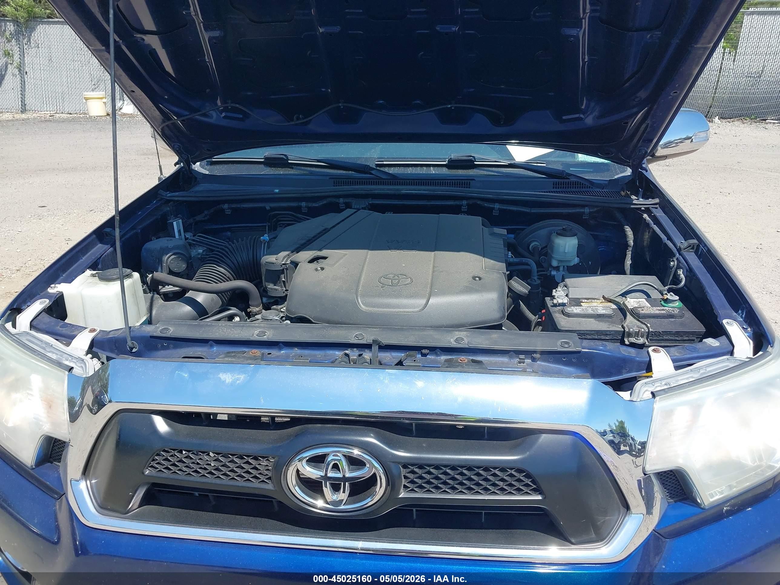 2015 Toyota Tacoma Base V6 Синий vin: 3TMMU4FN1FM080169