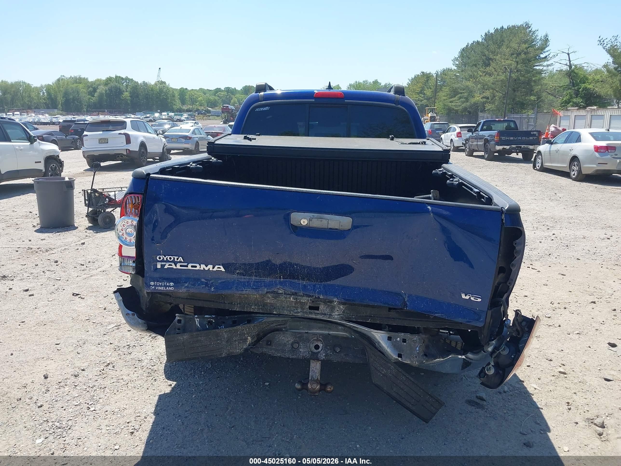 2015 Toyota Tacoma Base V6 Синий vin: 3TMMU4FN1FM080169