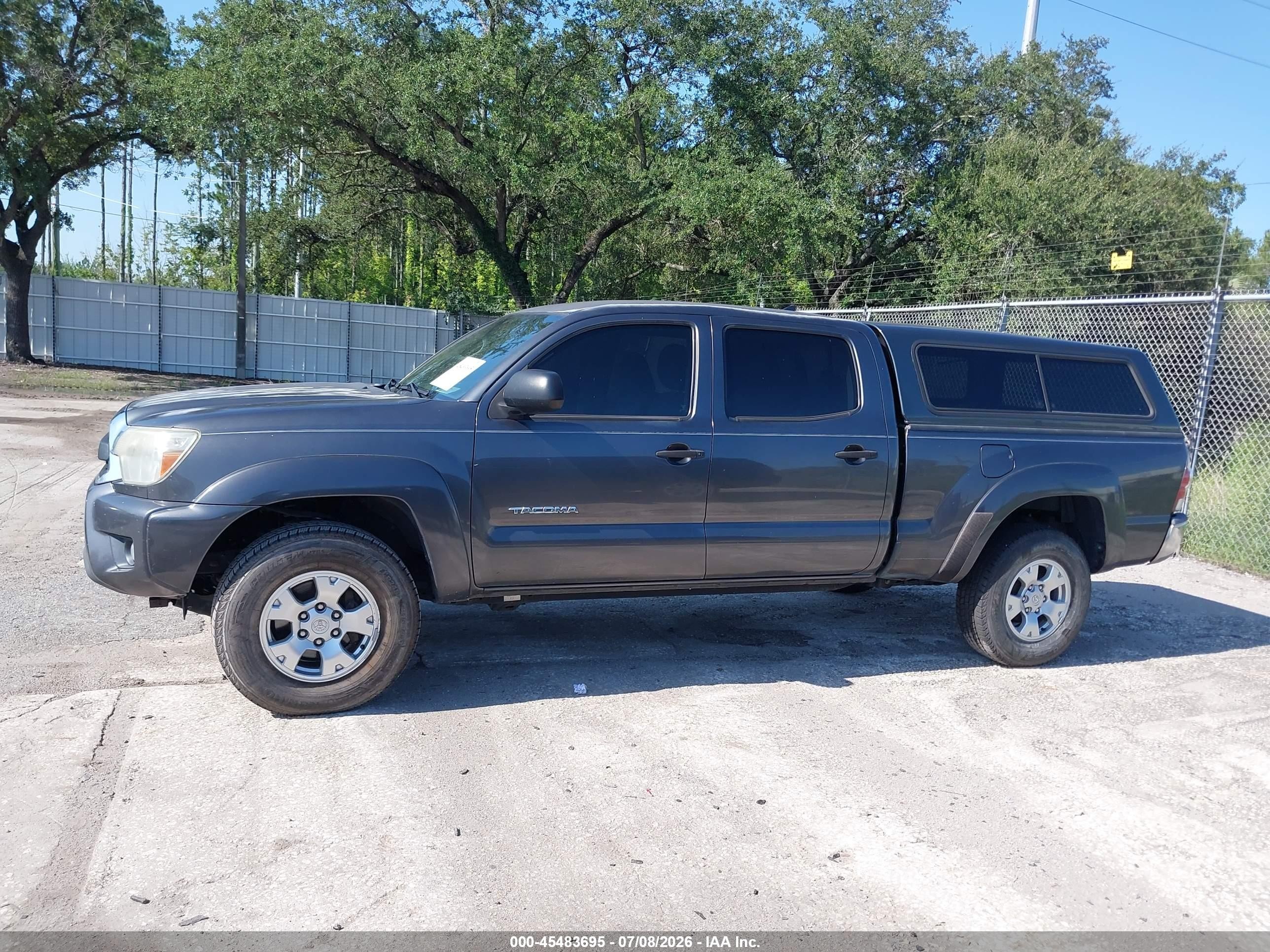 2015 Toyota Tacoma Base V6 Gray vin: 3TMMU4FN1FM080995
