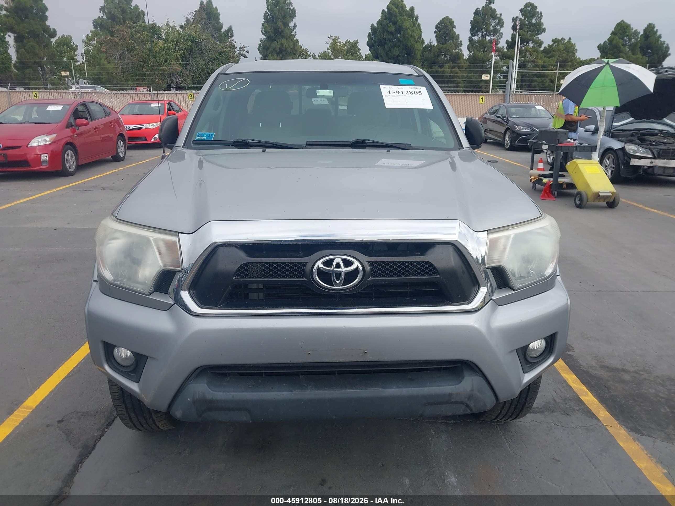 2015 Toyota Tacoma Base V6 Silver vin: 3TMMU4FN1FM081564