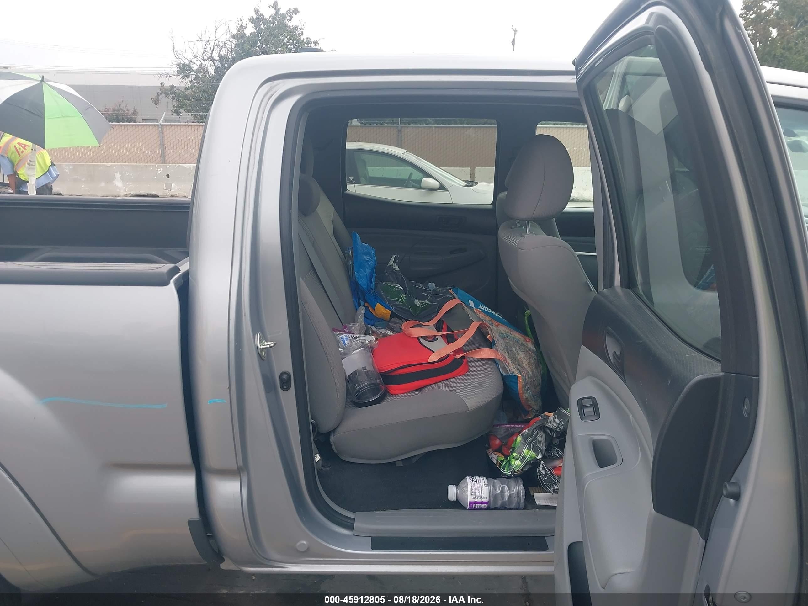 2015 Toyota Tacoma Base V6 Silver vin: 3TMMU4FN1FM081564