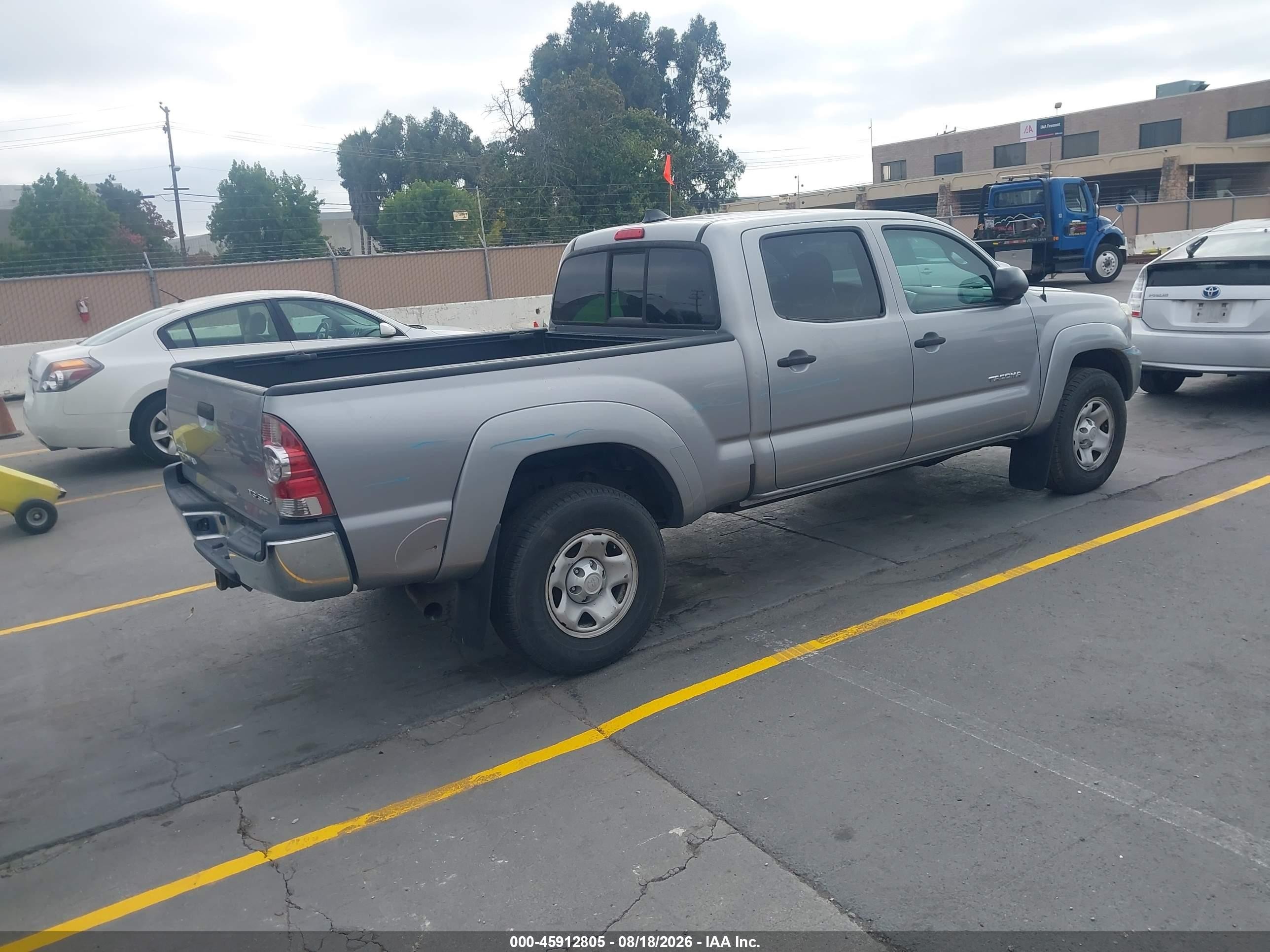 2015 Toyota Tacoma Base V6 Silver vin: 3TMMU4FN1FM081564