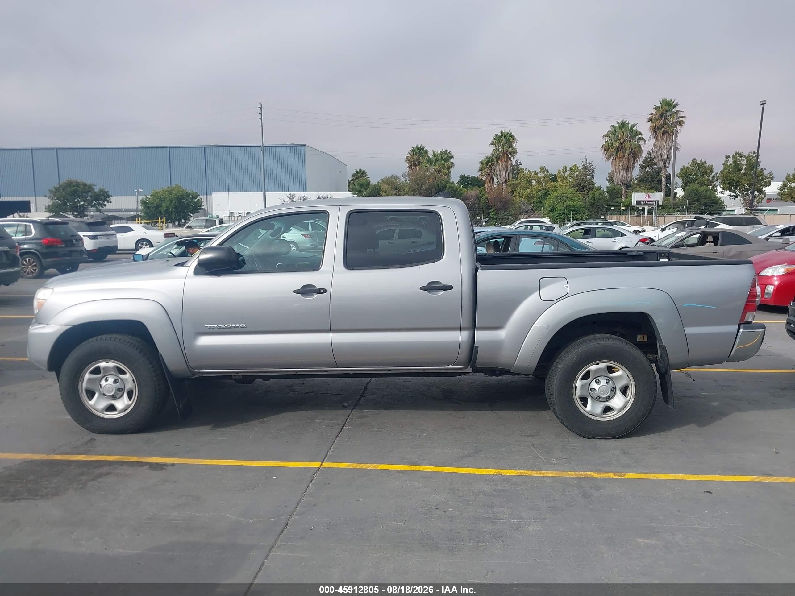 2015 Toyota Tacoma Base V6 Silver vin: 3TMMU4FN1FM081564