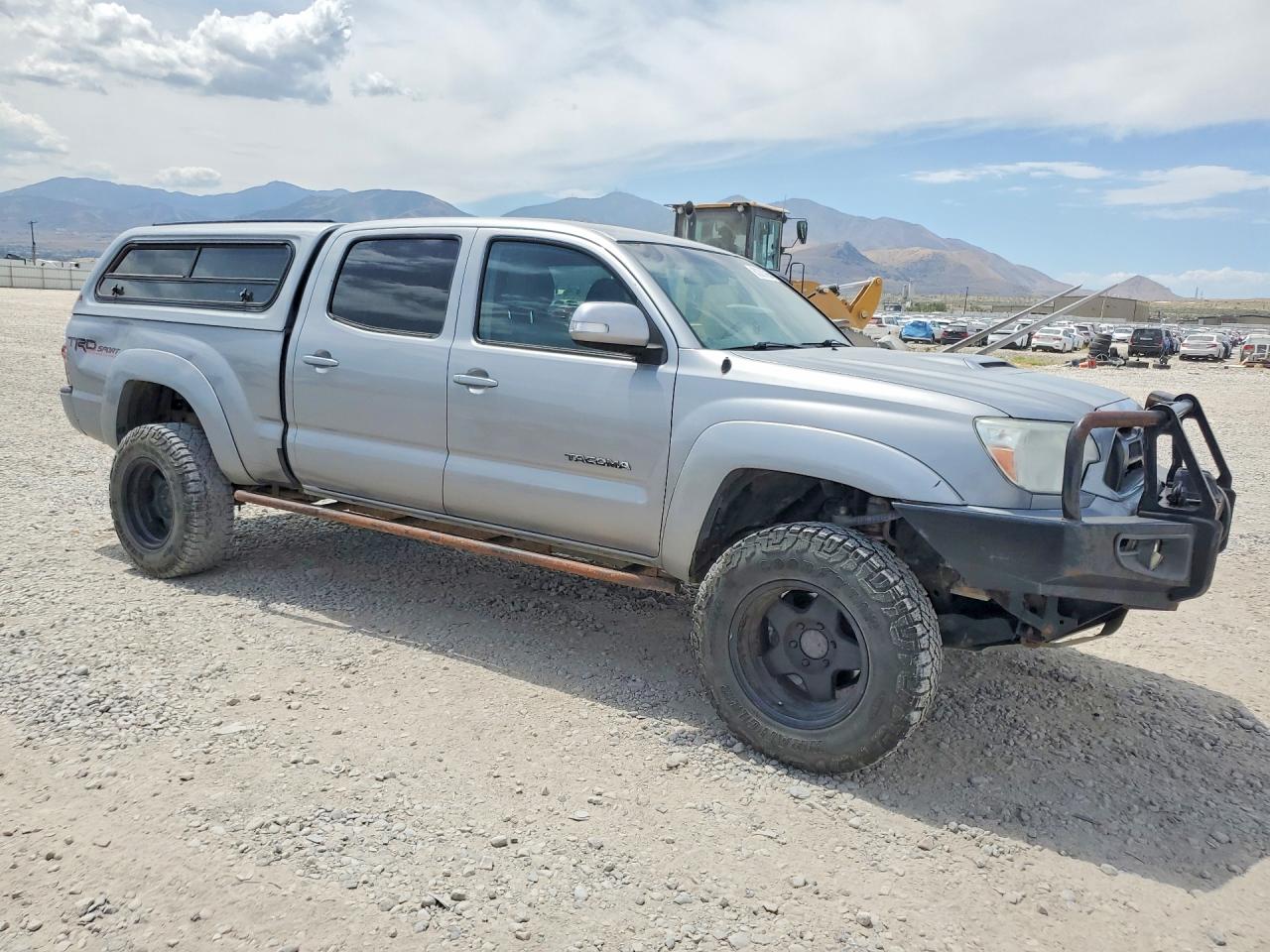 2015 Toyota Tacoma Double Cab Long Bed Silver vin: 3TMMU4FN1FM084934