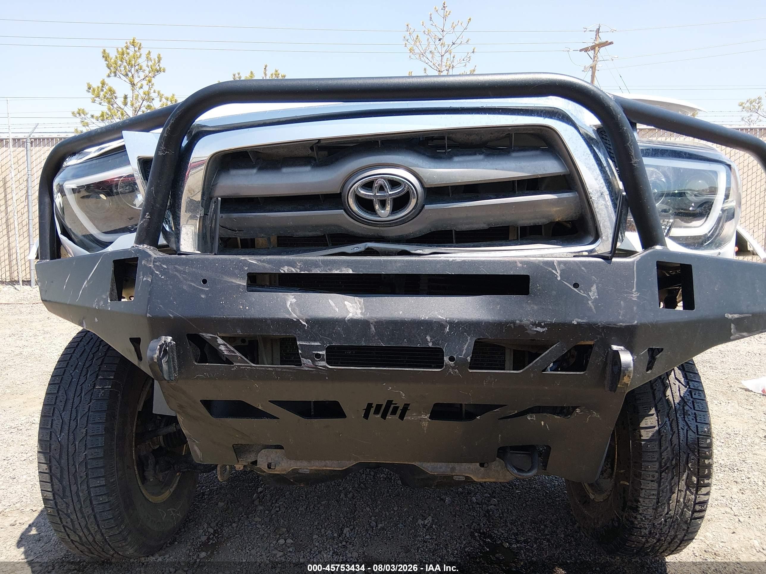 2010 Toyota Tacoma Base V6 White vin: 3TMMU4FN2AM022466